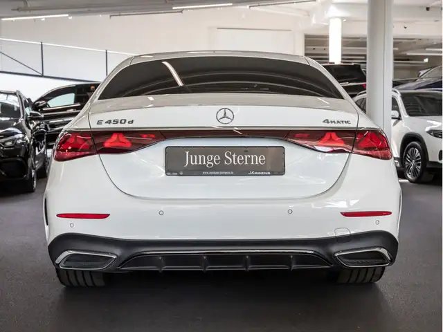 Mercedes-Benz 450 view 5