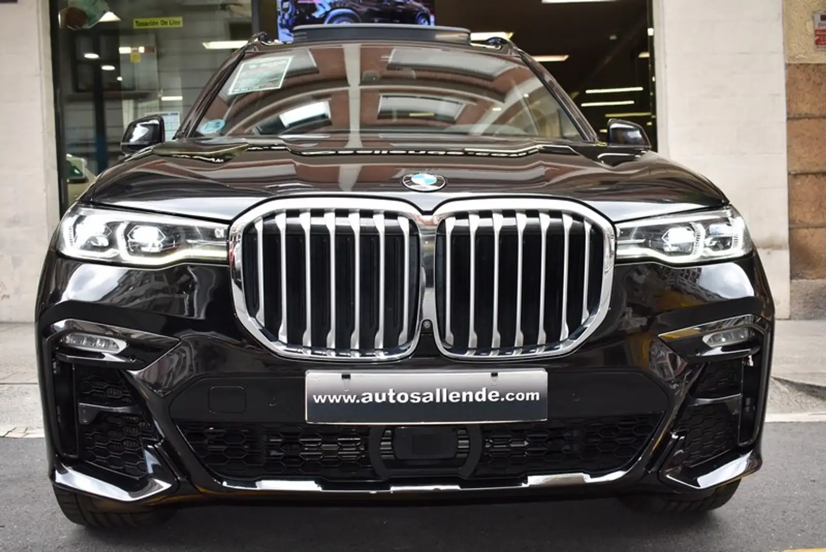 BMW X7 xDrive 30dA Schwarz - 2