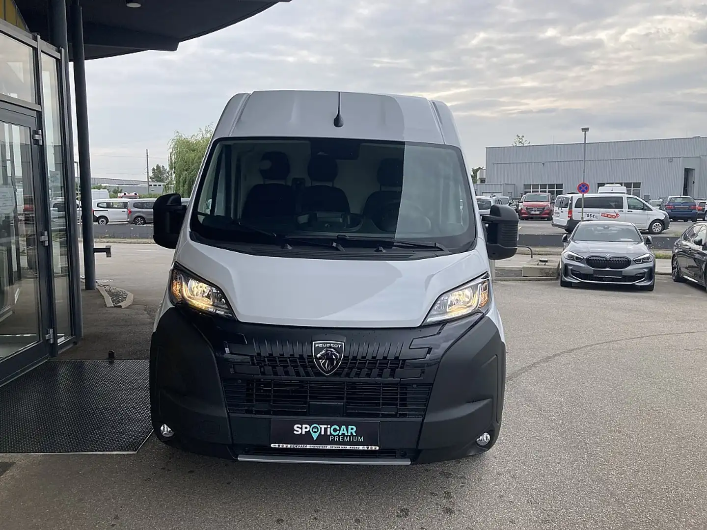 Peugeot Boxer 33 L3H2 BlueHDi 140 S&S Weiß - 2