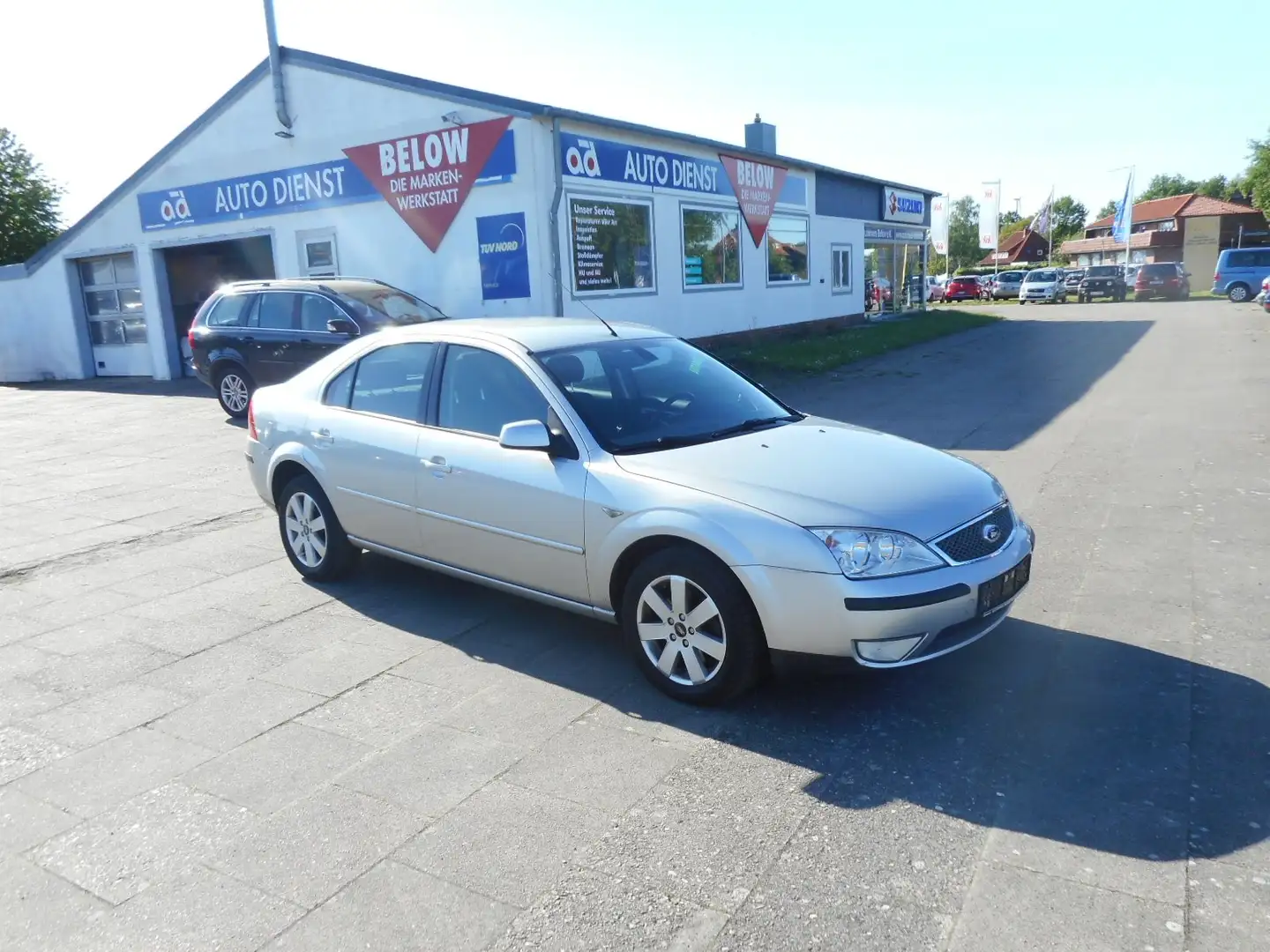 Ford Mondeo 2.0 Ghia Zilver - 2
