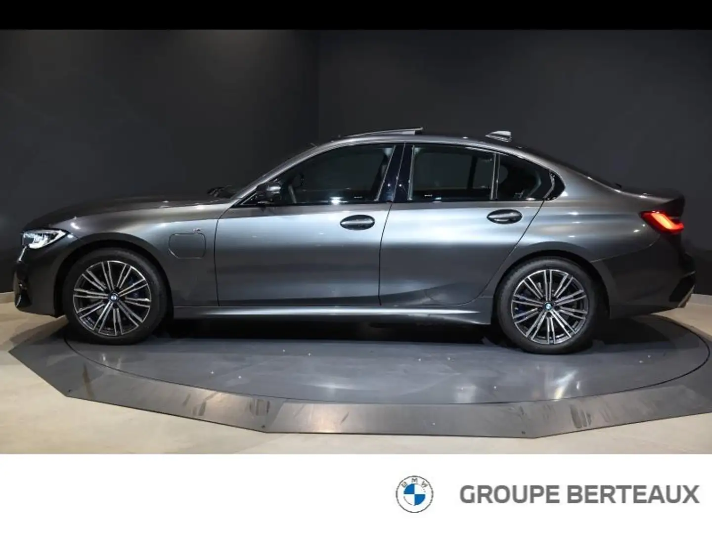 BMW 330 330eA 292ch M Sport 10cv Grijs - 2