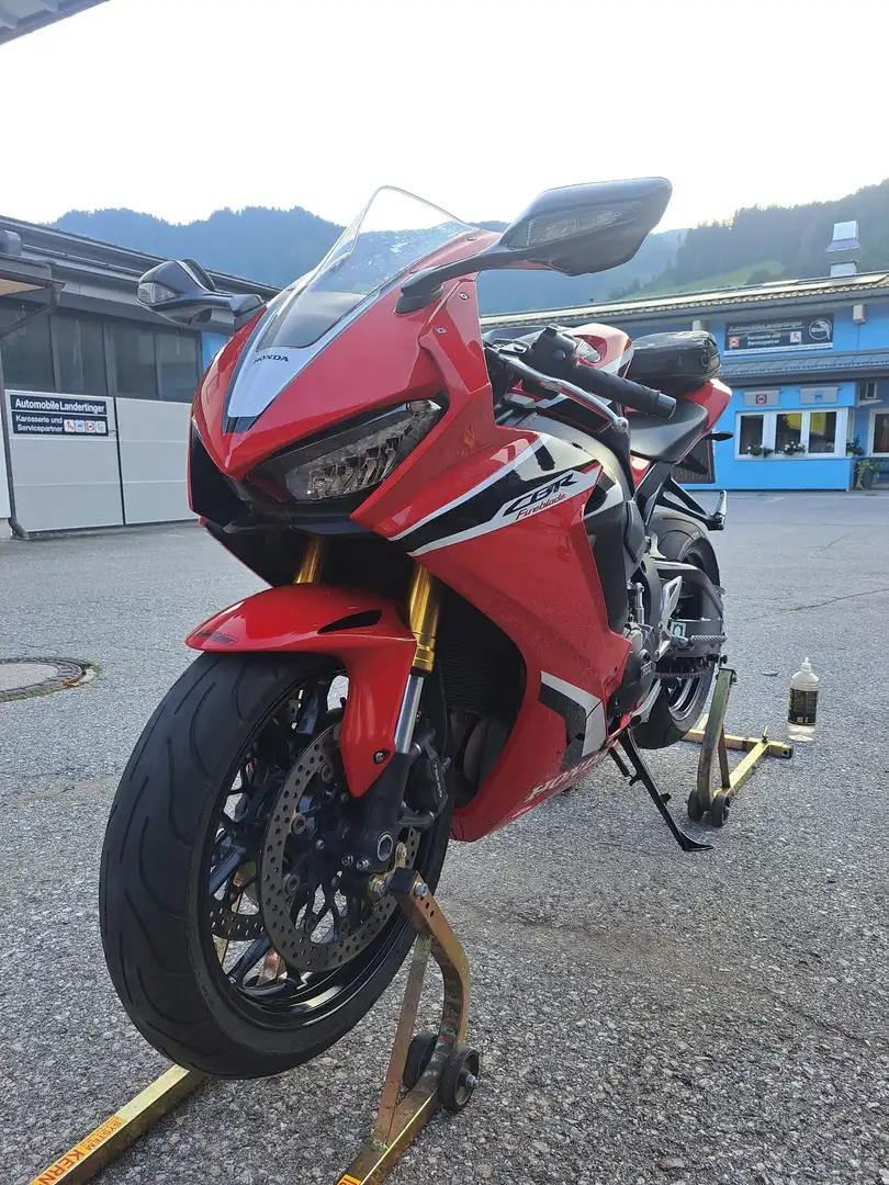 Honda CBR 1000 Rot - 1