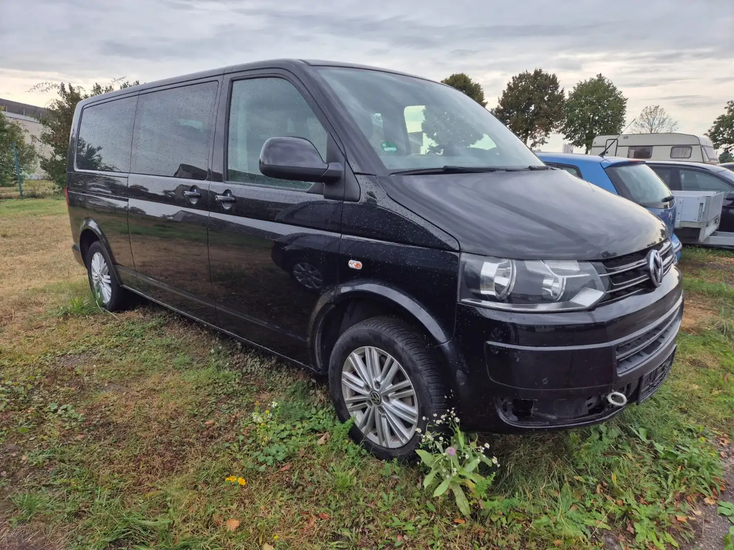 Volkswagen T5 Multivan Caravelle Comfortline lang Schwarz - 2