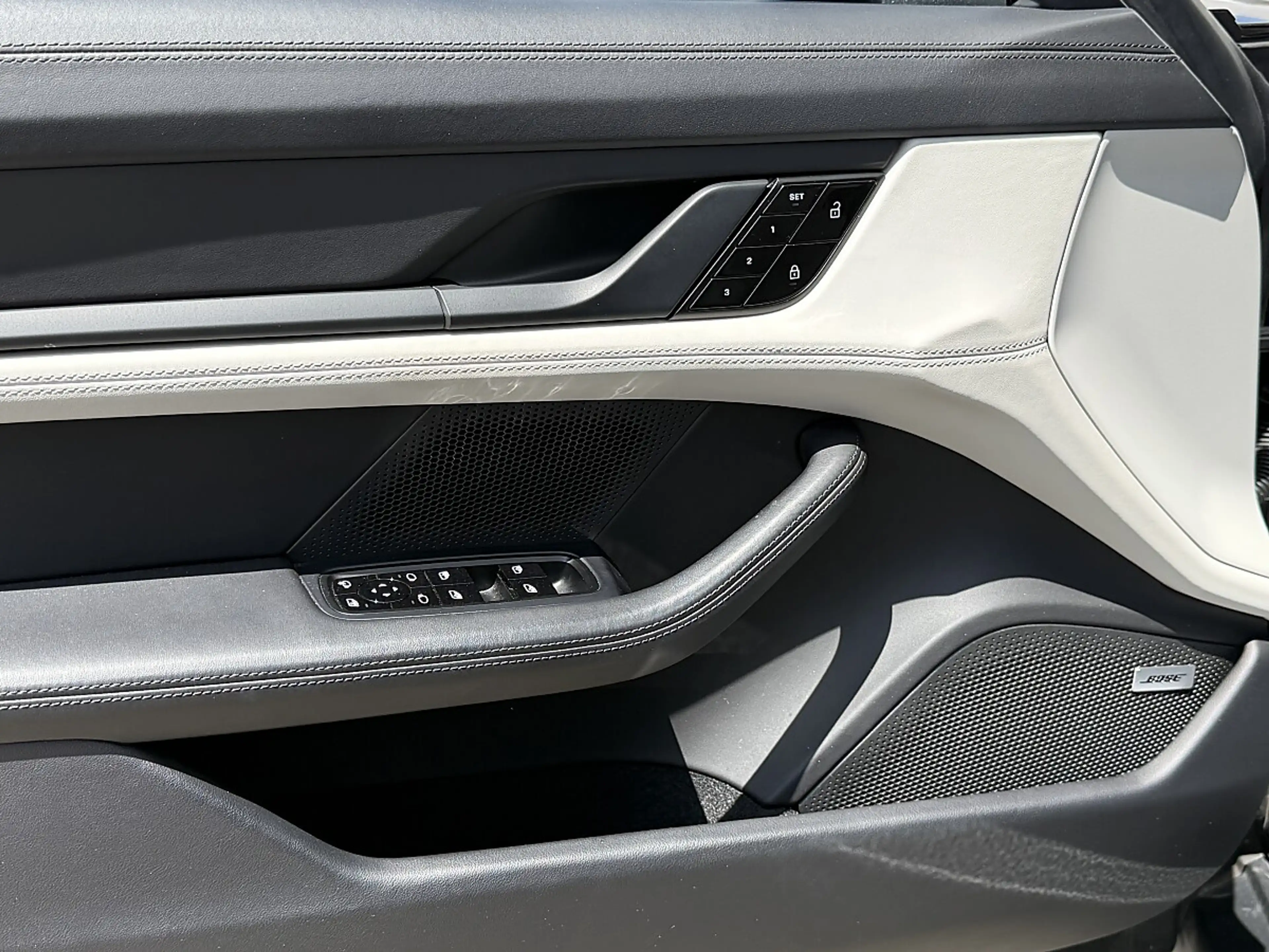 Porsche Taycan TURBO Cross Turismo | APPROVED | Panorama | Mat... — photo 14