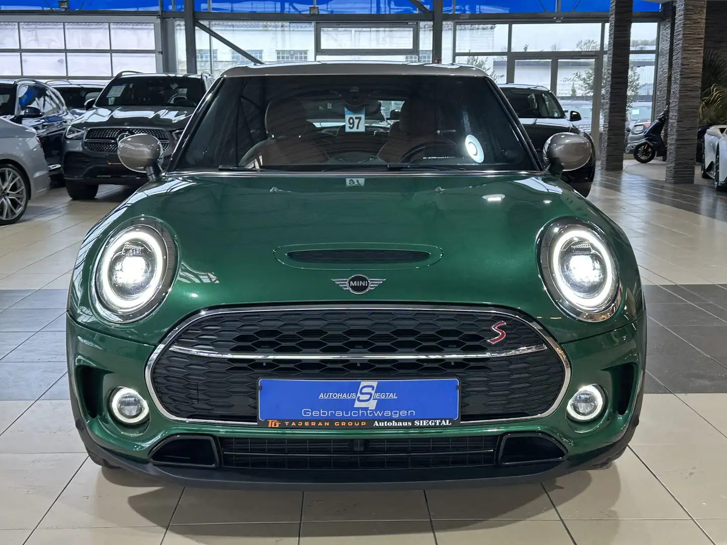 MINI Cooper Clubman SD All4 Leder Navi HUD R.Cam DCC Grün - 2
