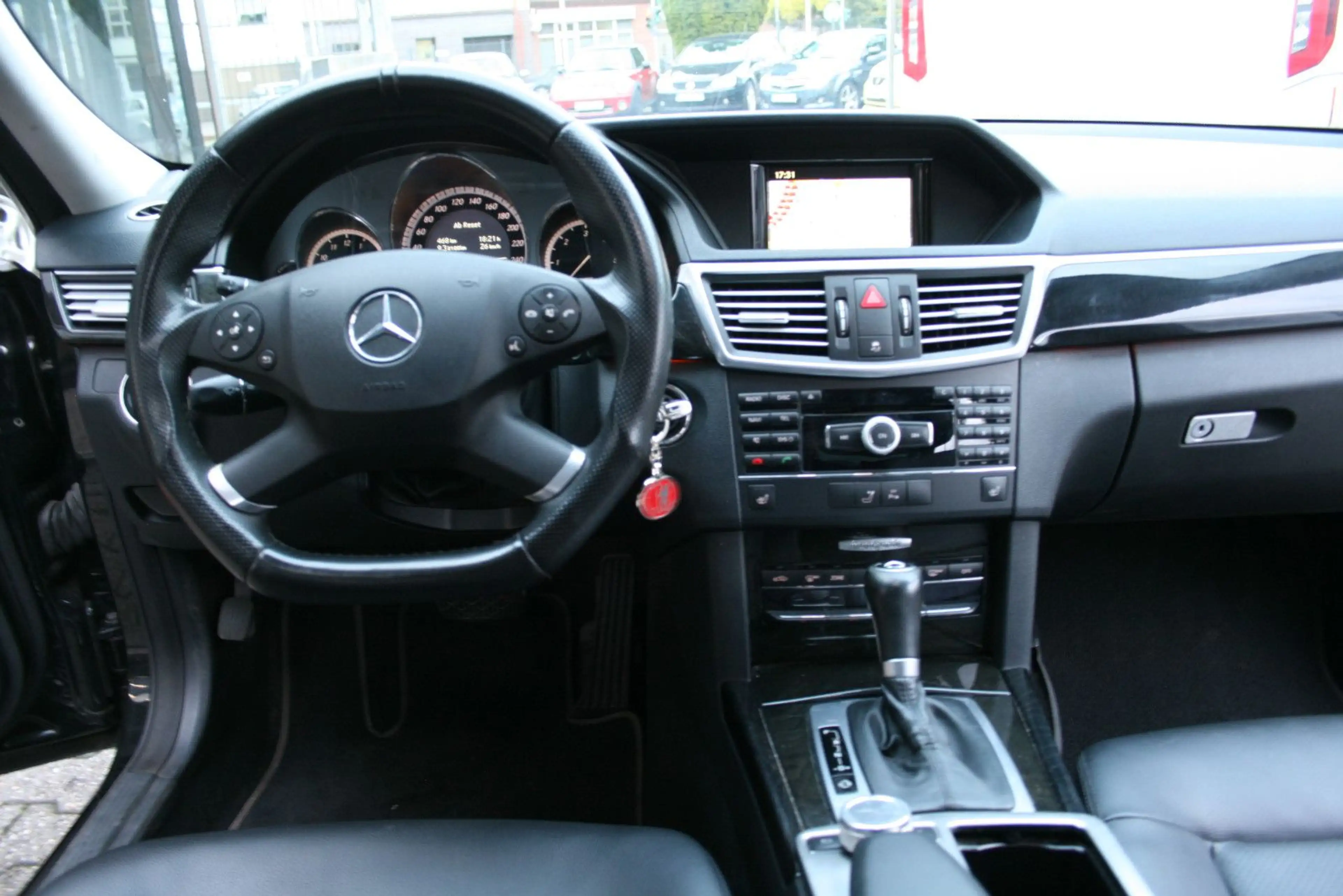 Mercedes-Benz E 220 CDI Avangarde Automatik BlueEfficiency Nav — photo 6
