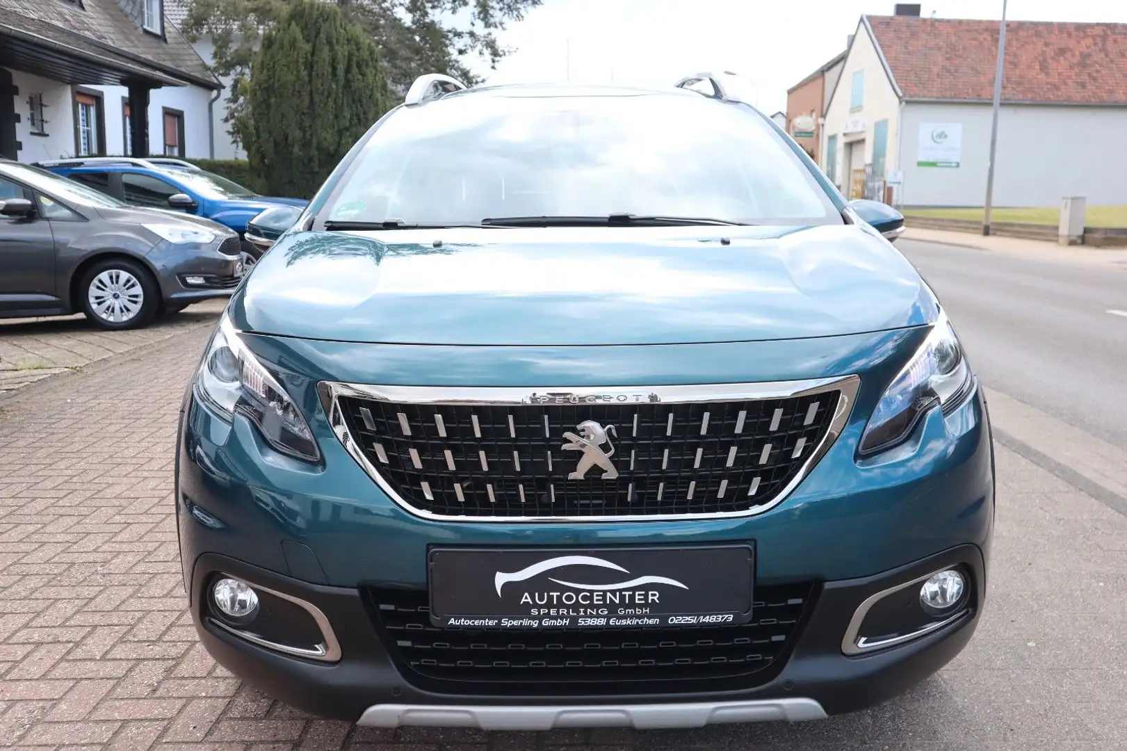 Peugeot 2008 1,2 E-THP Allure I-Cockpit *Navi+Automatik* - 2