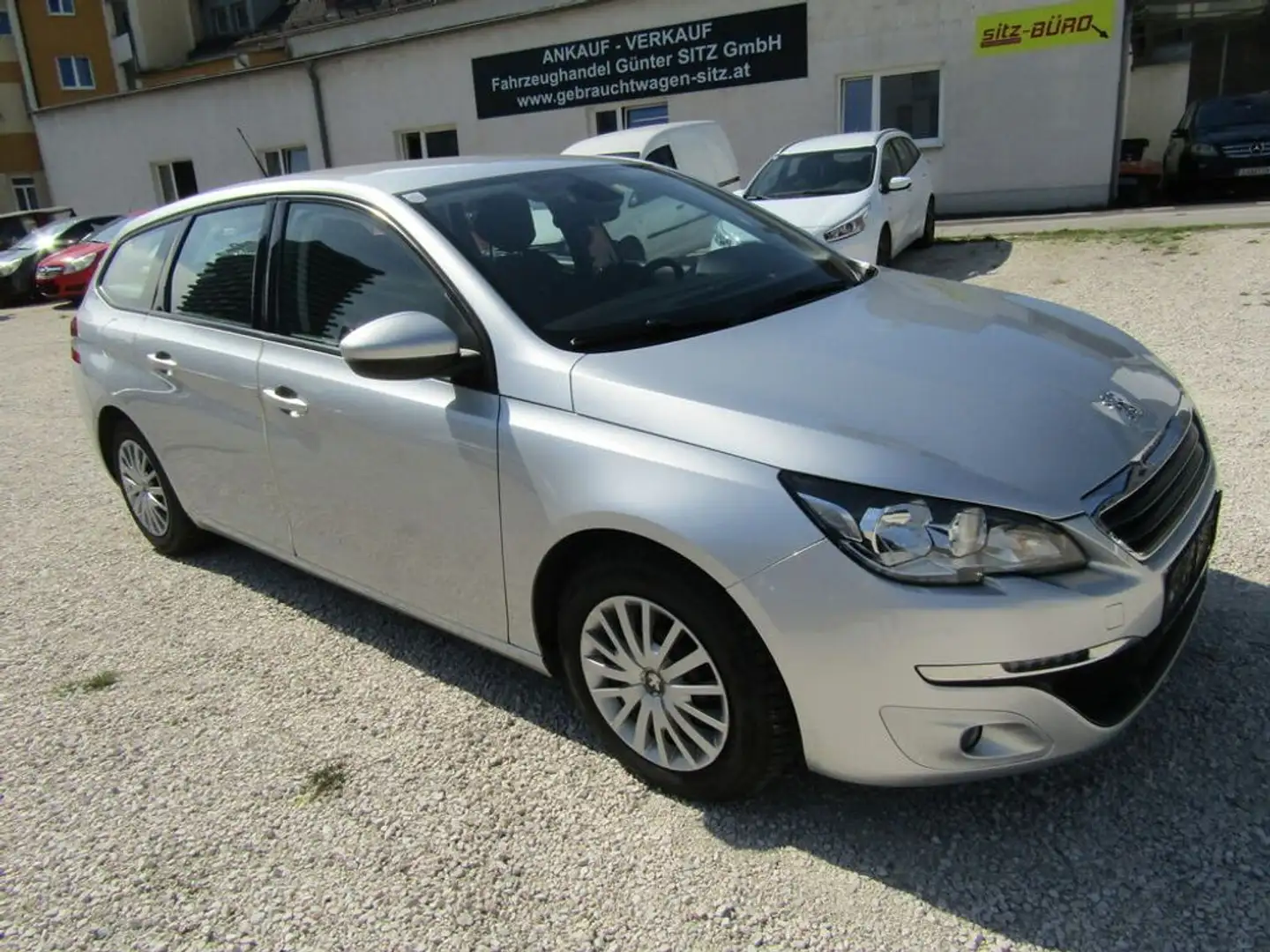 Peugeot 308 Active Grau - 2