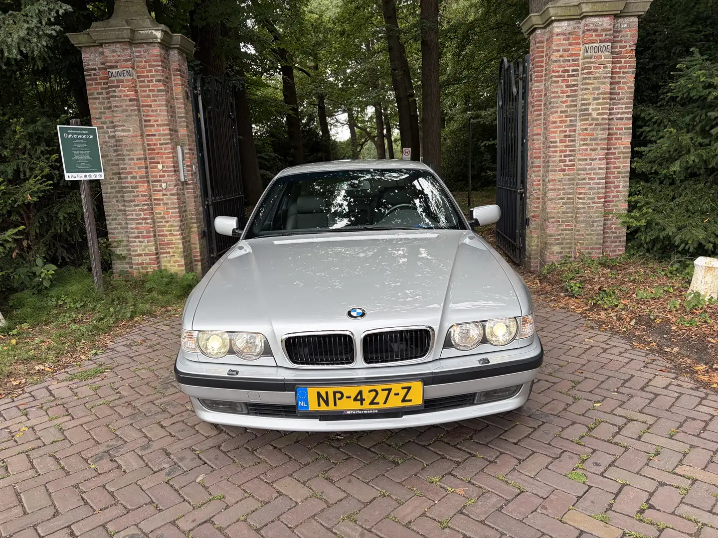 BMW 735 M Grau - 1
