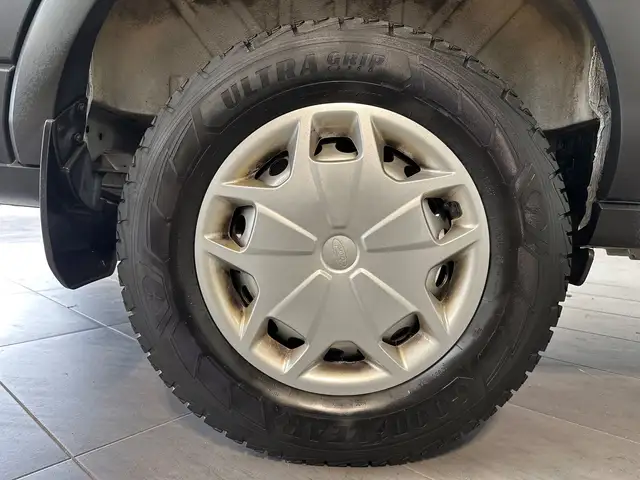 Ford Transit view 3