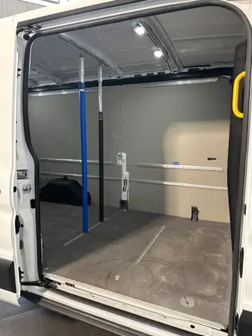 Ford Transit view 6