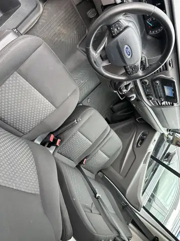 Ford Transit view 13
