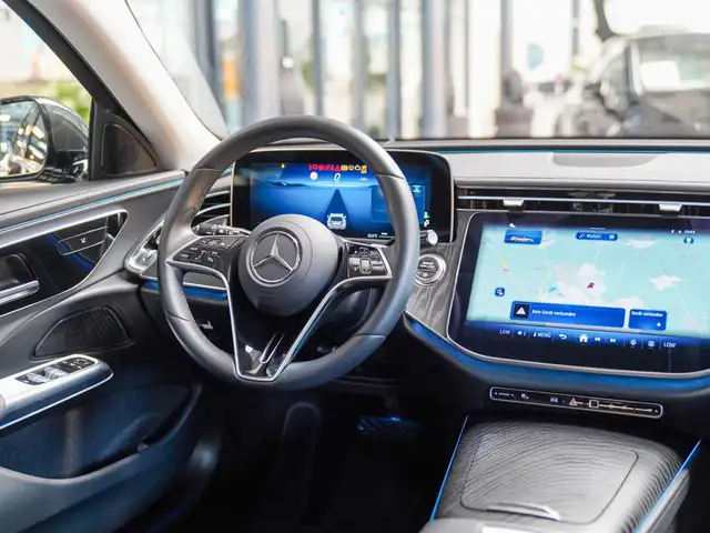 Mercedes-Benz E-Class view 10