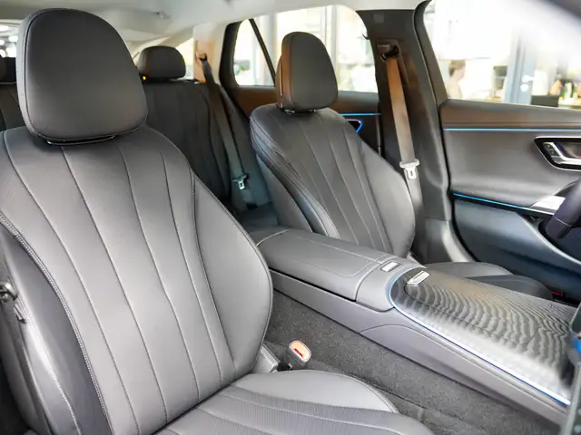 Mercedes-Benz E-Class view 7