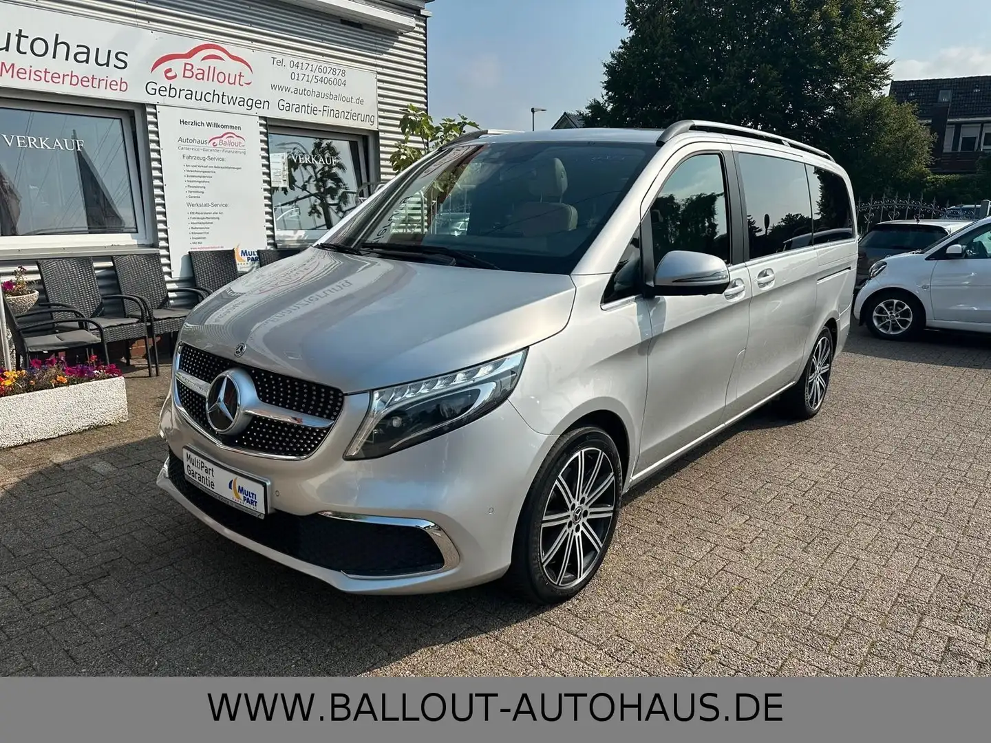 Mercedes-Benz V 300 EXCLUSIVE EDITION 4MATIC*1.HAND*PANO*AHK* Argent - 2