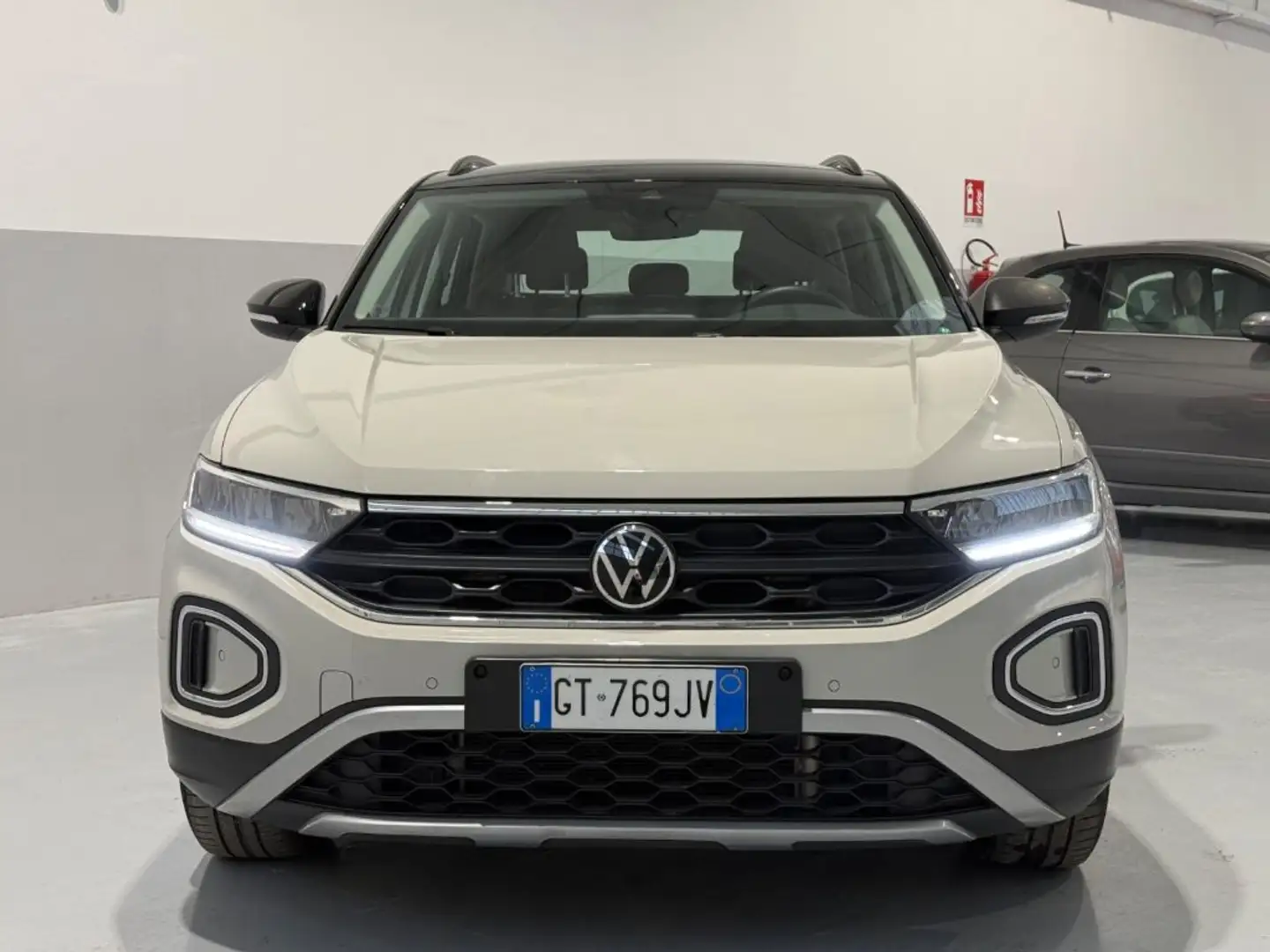 Volkswagen T-Roc 1.0 TSI Life Cambio Automatico *PREZZO REALE Beige - 2