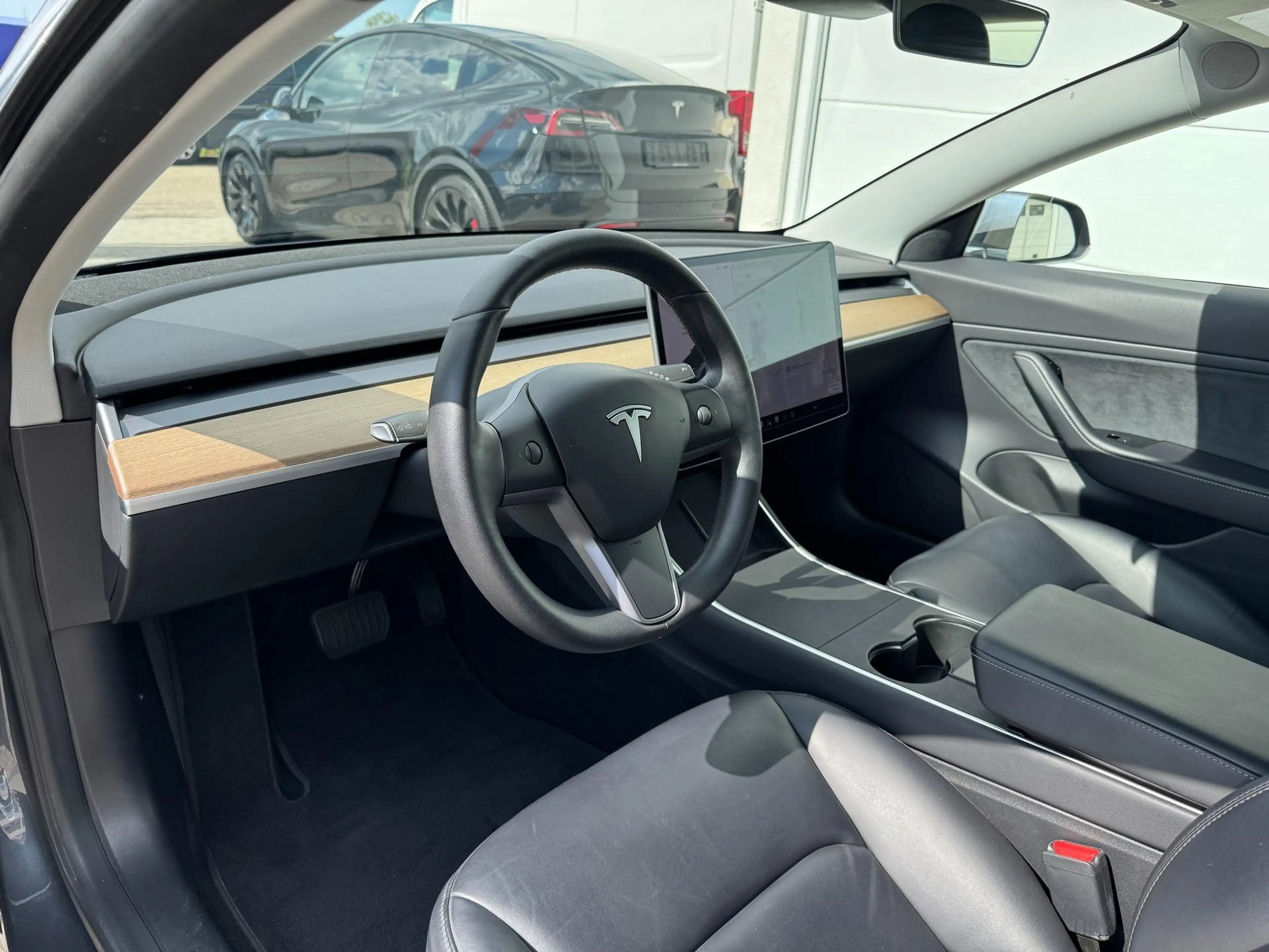 Tesla Model 3 Standard Range Plus 55 KWh RWD Enhanced Autopilot! — photo 11