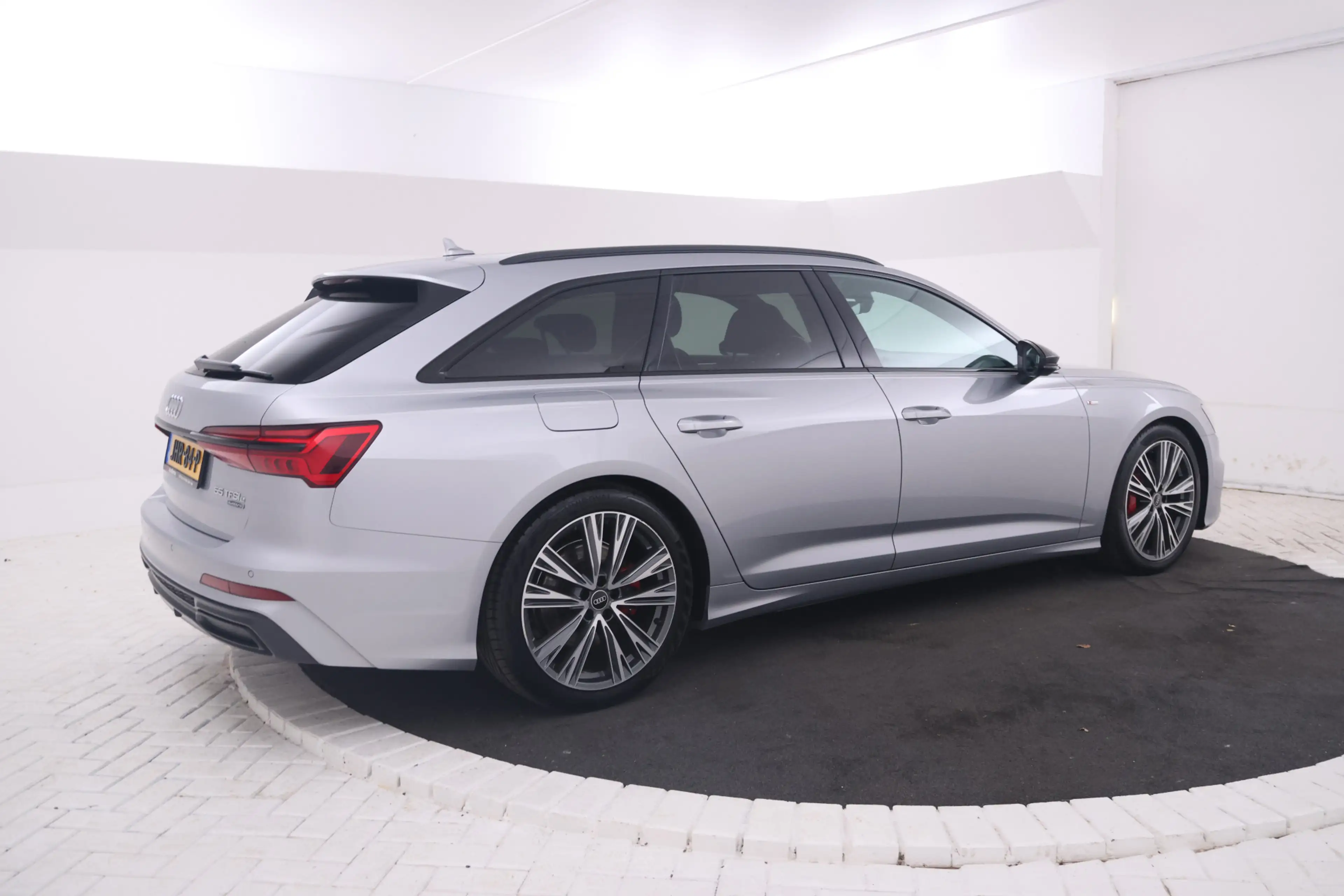 Audi A6 Avant 55 TFSI e quattro Competition S-line 262pk, — photo 3