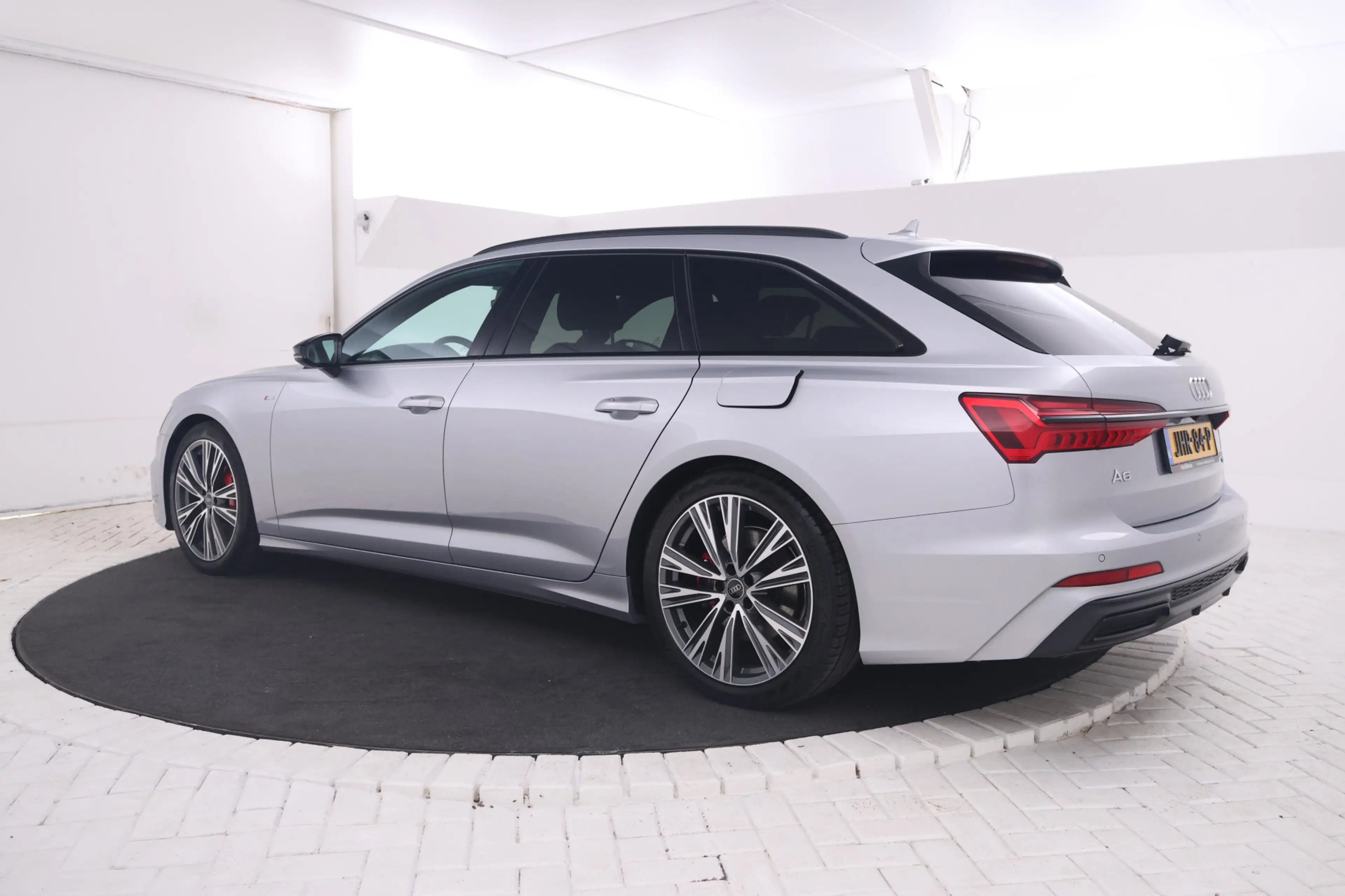 Audi A6 Avant 55 TFSI e quattro Competition S-line 262pk, — photo 2