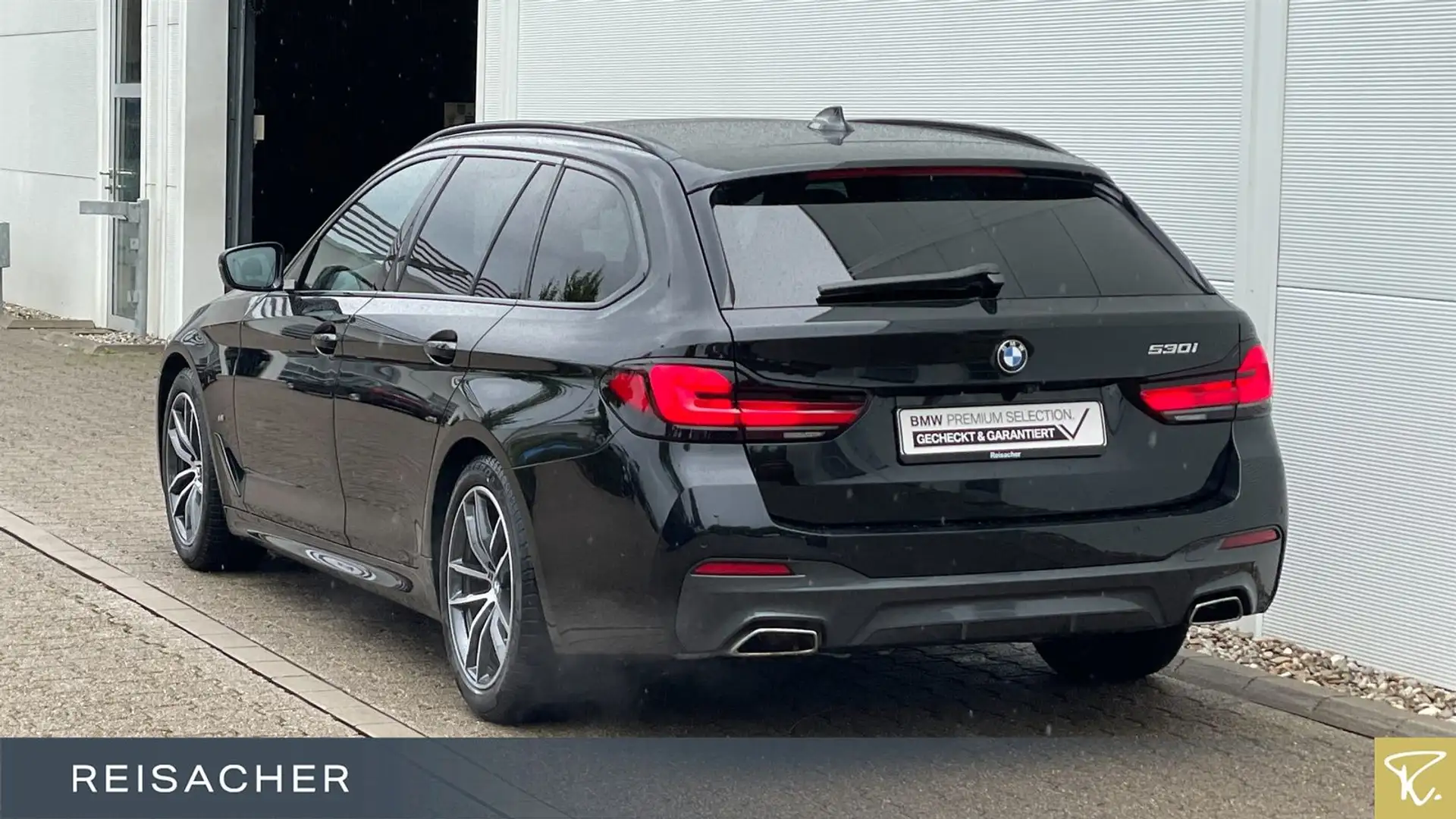 BMW 530 i M-Sport,StdHzg,Pano,DAProf,Leder,Autom Schwarz - 2