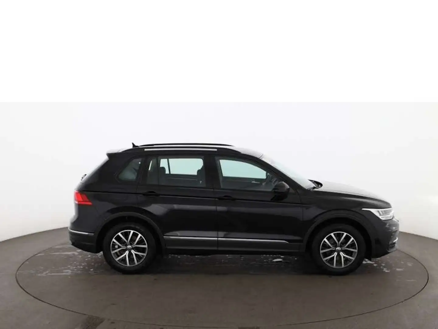 Volkswagen Tiguan 2.0 TDI Life Aut LED AHK RADAR ASSIST TEMP Schwarz - 2