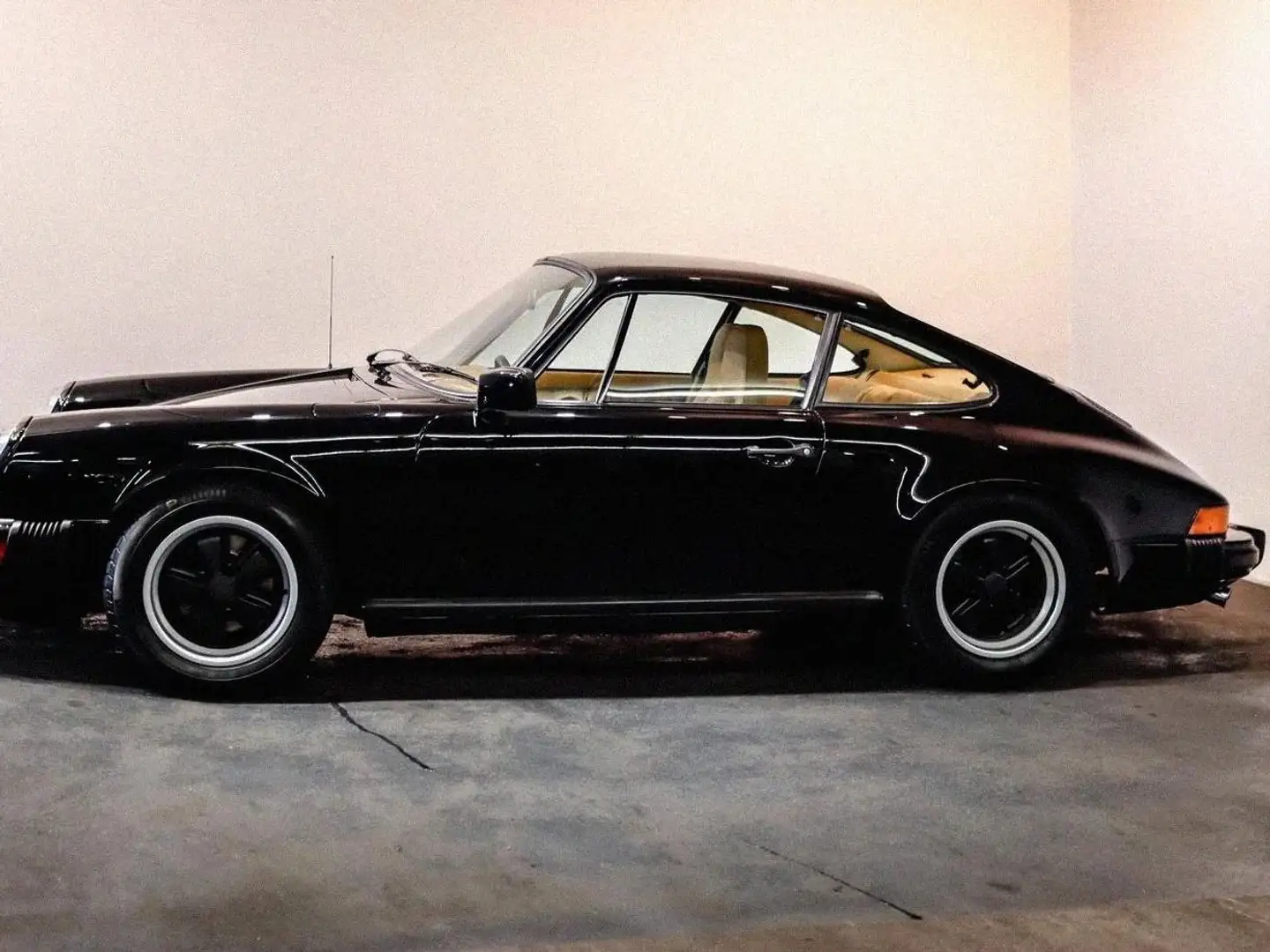 Porsche 911 911 Carrera 3.0 Schwarz - 2