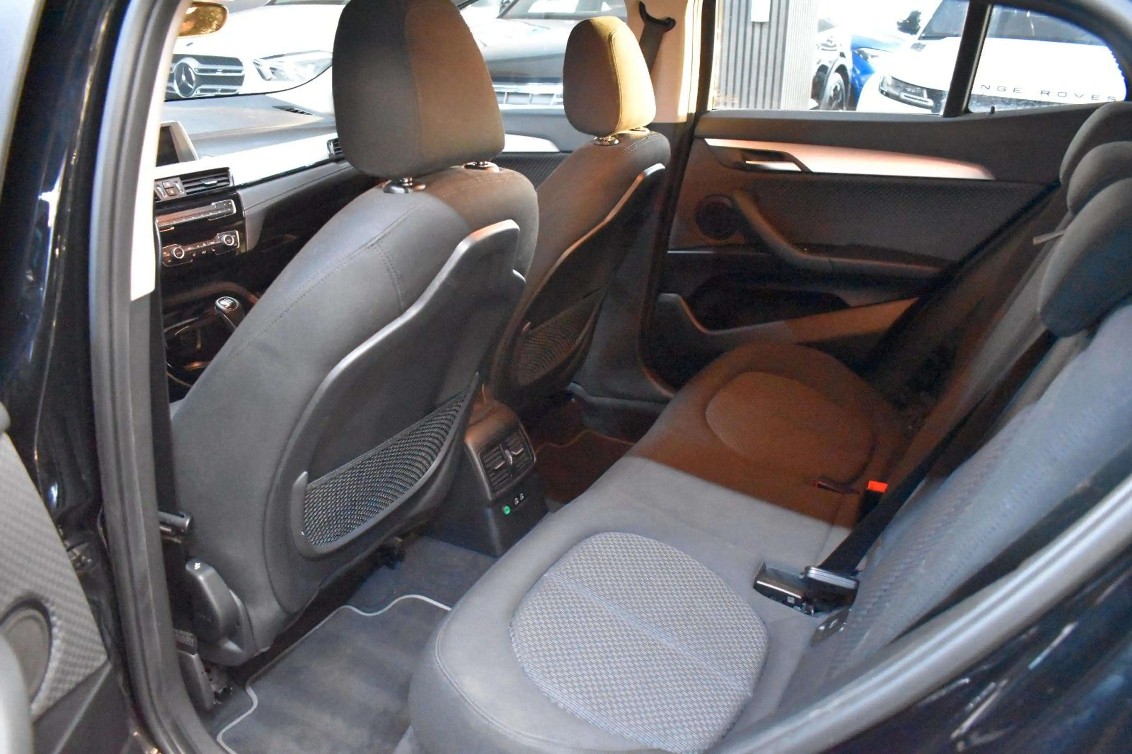 BMW X2 sDrive 18 d Advantage*LED-Scheinwerfer*PDC* — photo 6