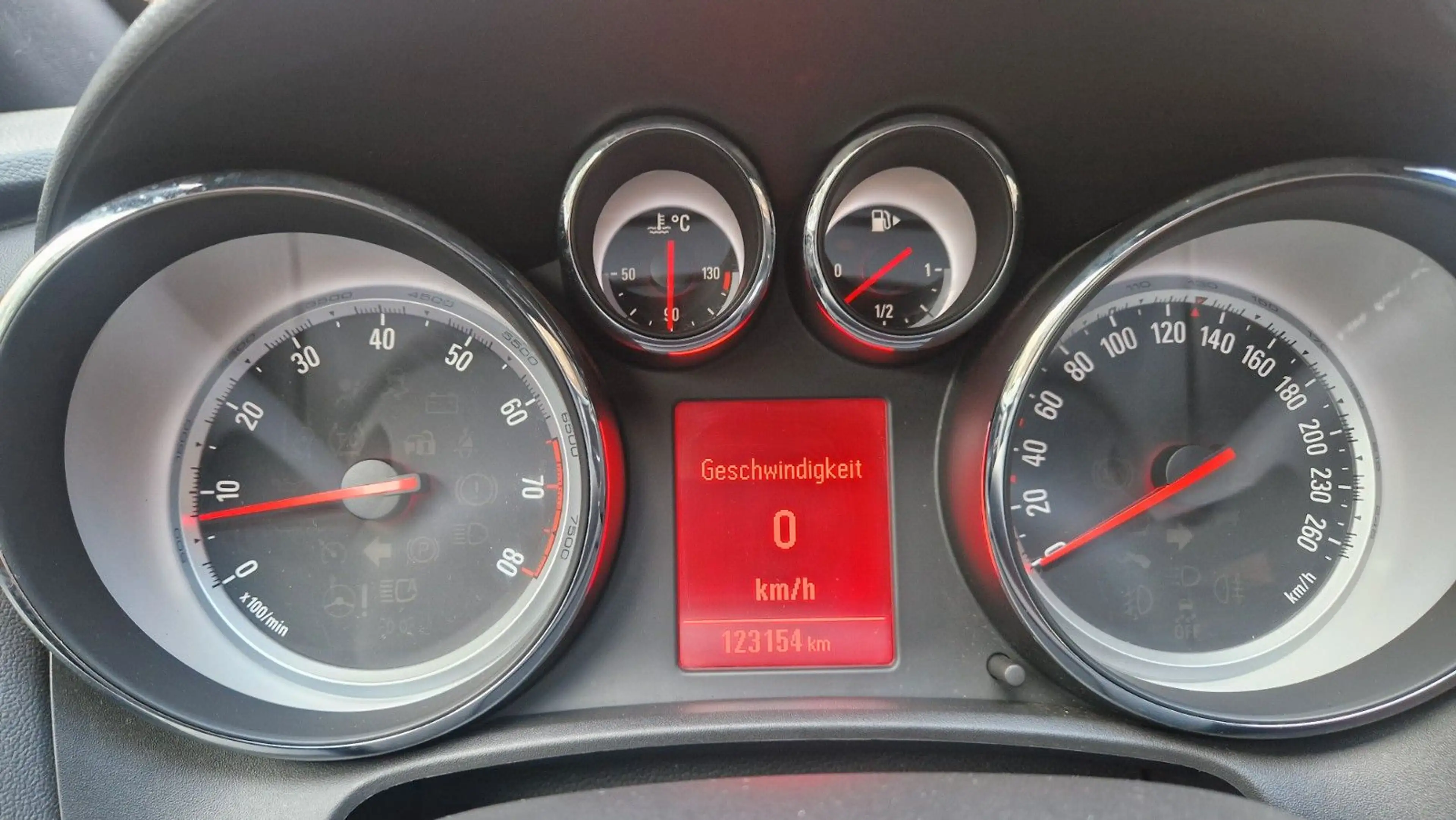 Opel Astra J GTC, Klima, Tempomat, Tüv Neu — photo 14