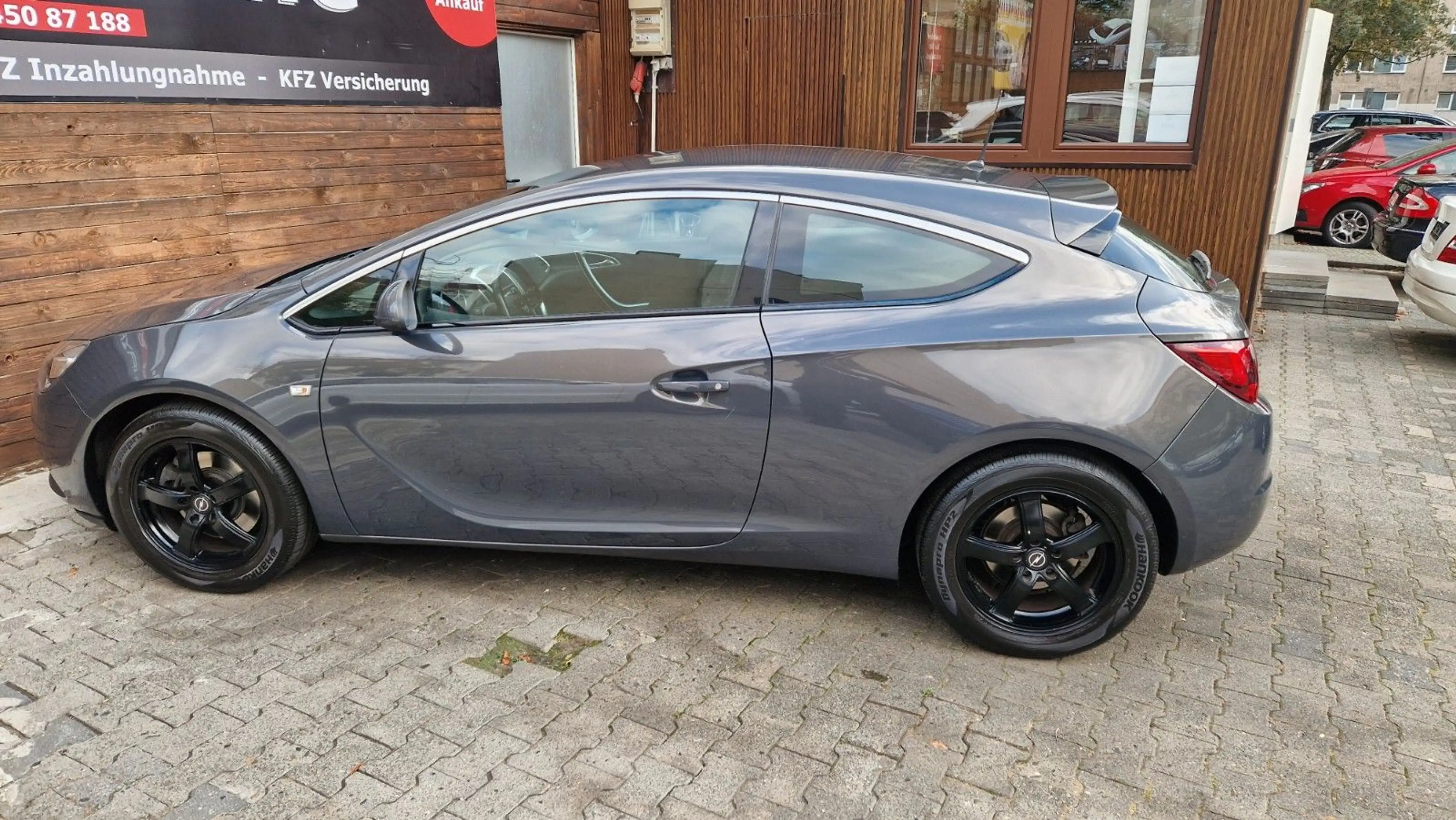 Opel Astra J GTC, Klima, Tempomat, Tüv Neu — photo 4