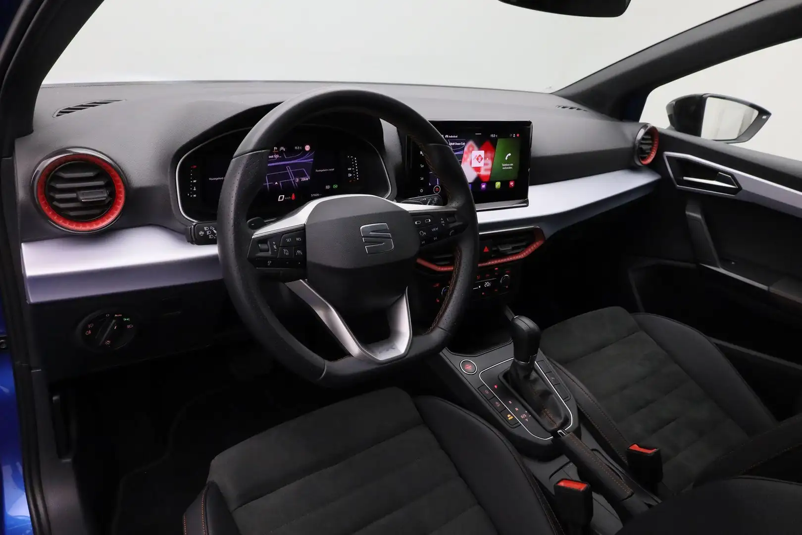 SEAT Ibiza 1.0 EcoTSI 110 pk DSG FR Plus Connect | Panoramada Blauw - 2