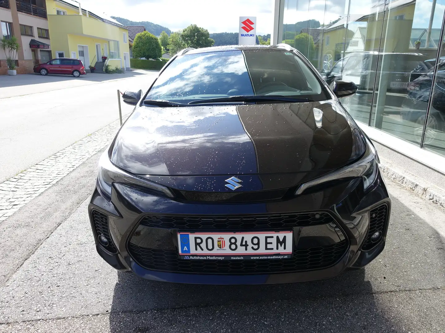 Suzuki Swace 1,8 HEV E-CVT Flash m. Anhängevorrichtung Braun - 2