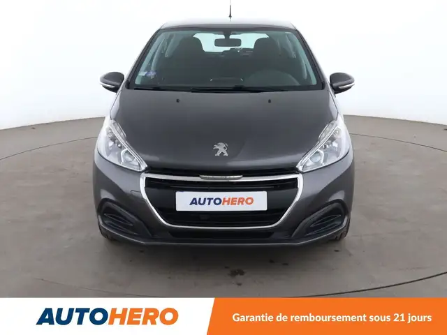 Peugeot 208 view 9
