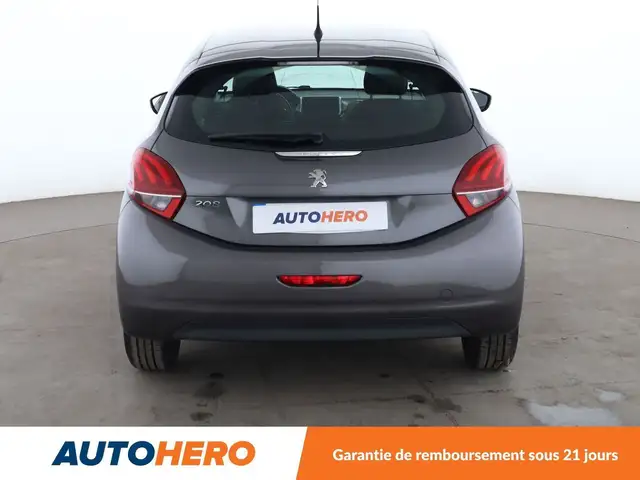 Peugeot 208 view 5