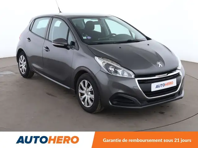 Peugeot 208 view 8
