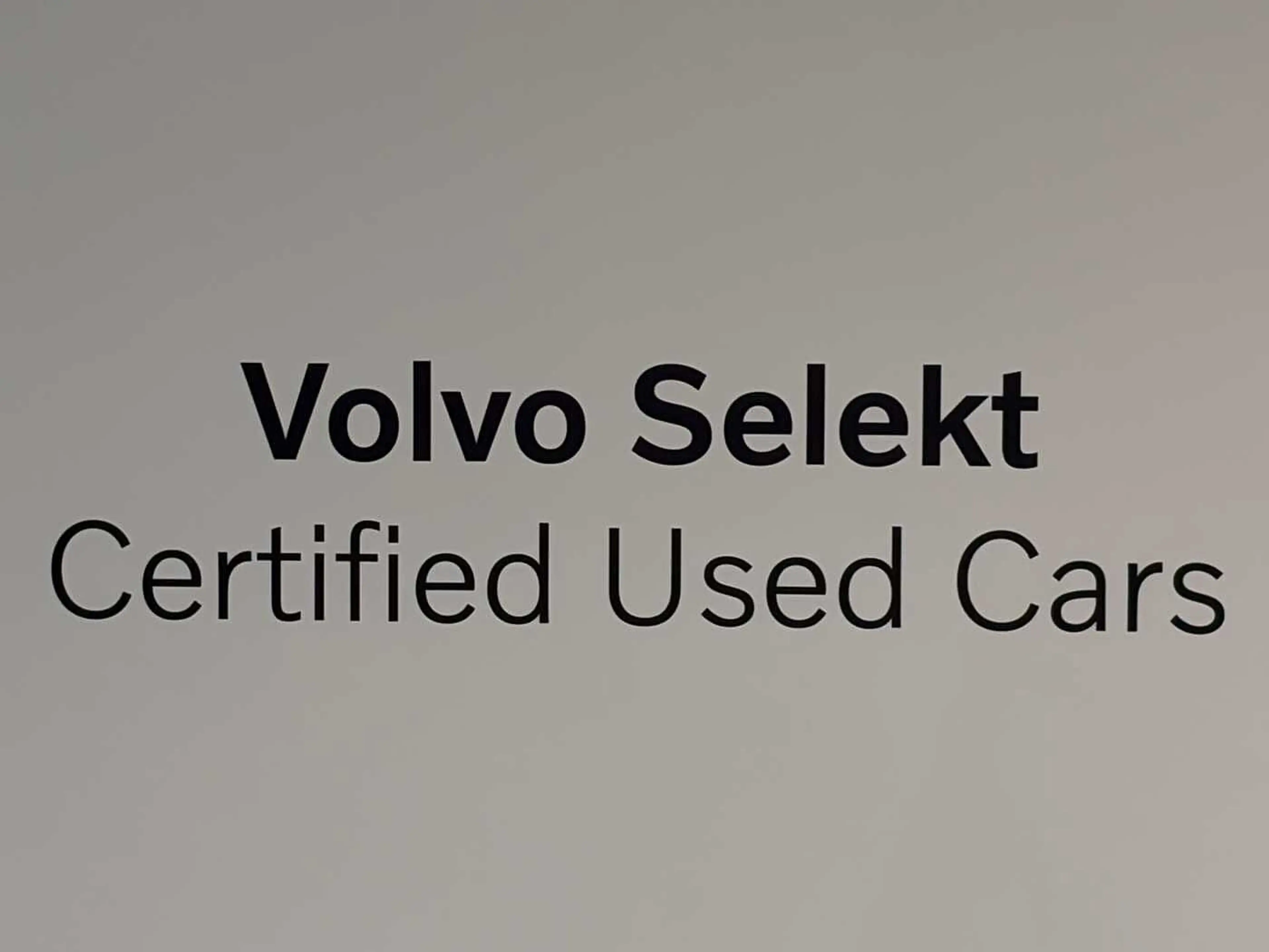 Volvo EX40 Black Edition Plus  Extended Range + PANO DAK/ELEC — photo 15