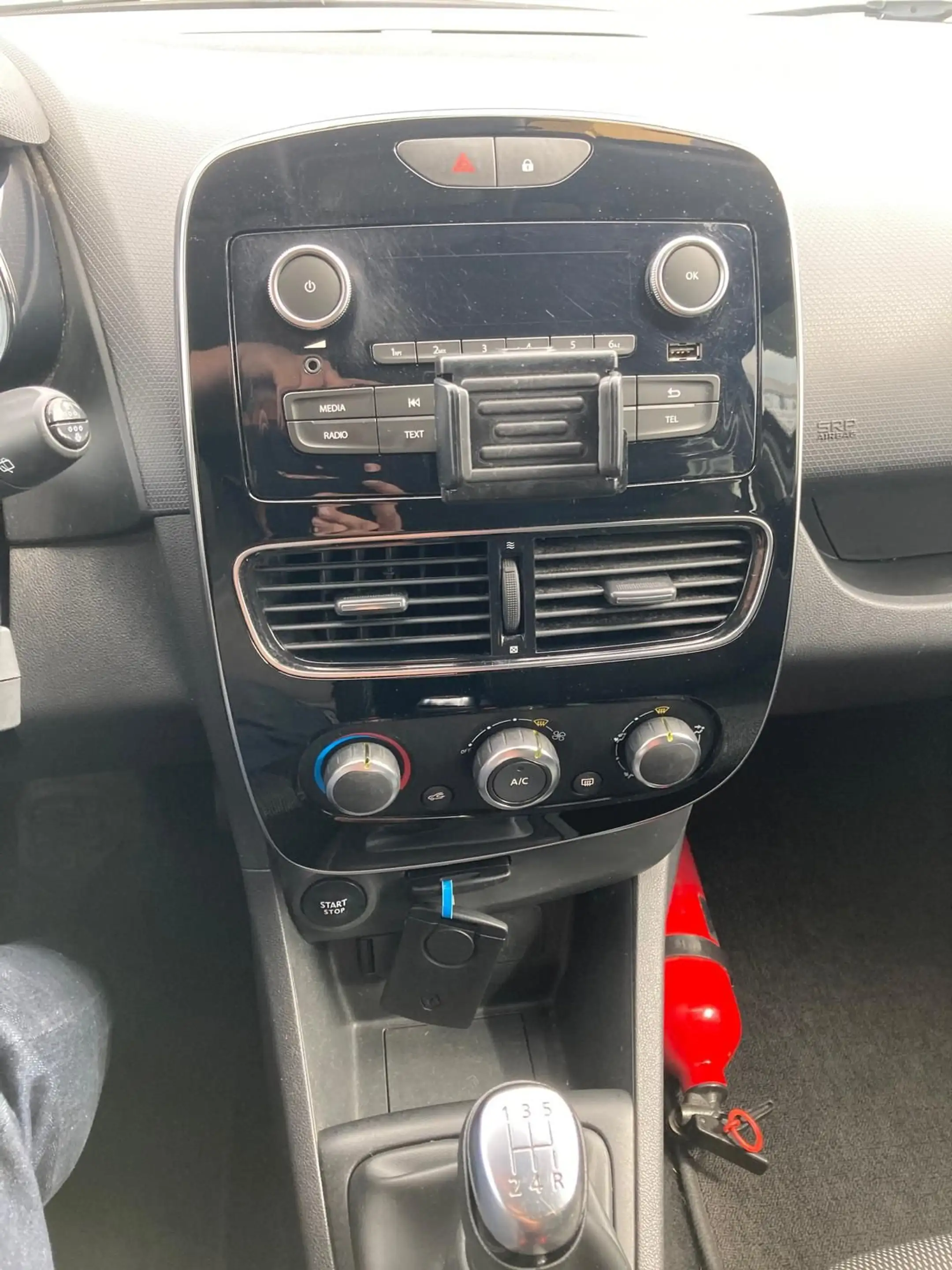 Renault Clio Cool & Sound #1 TCe 75 — photo 17