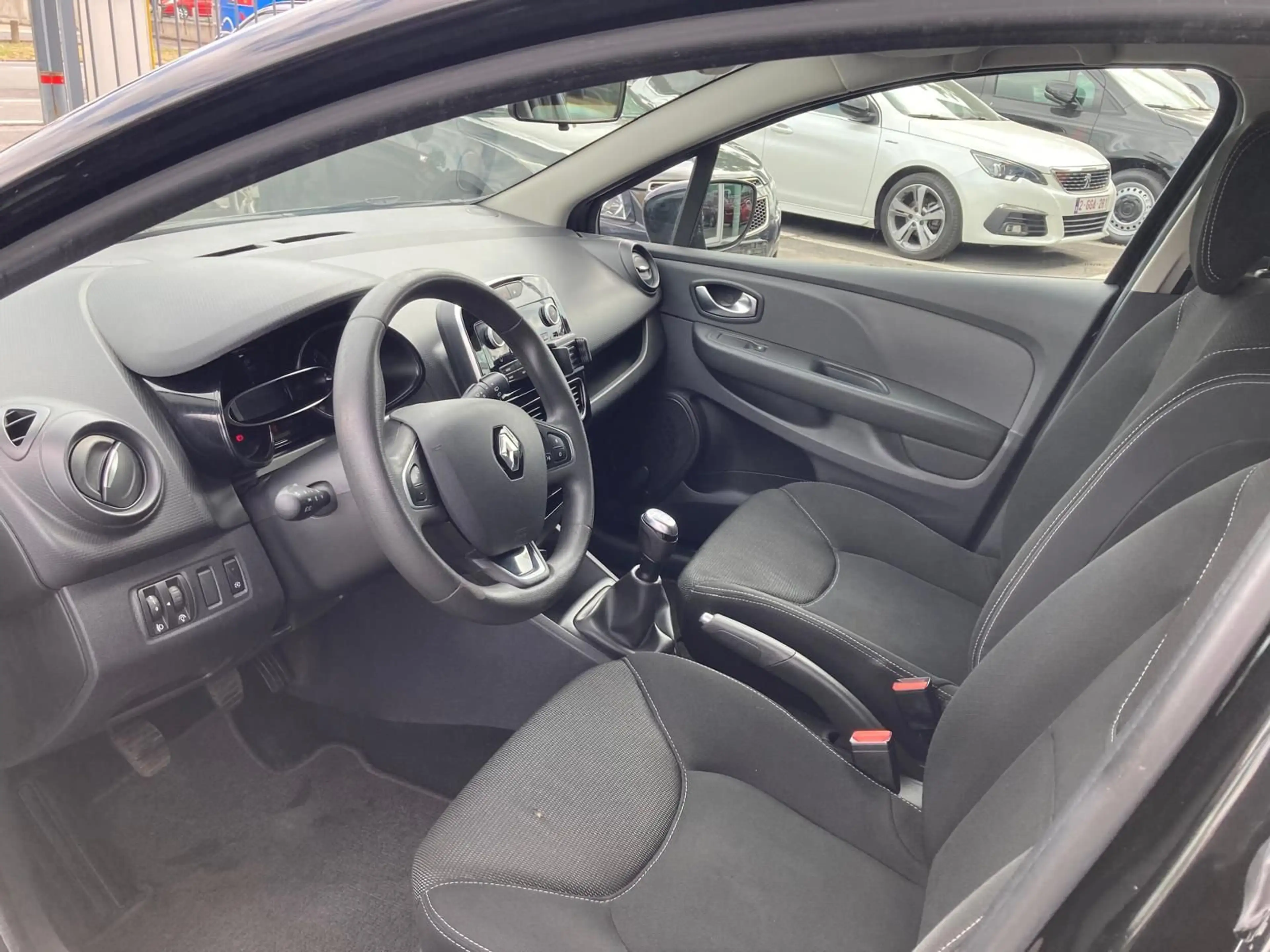 Renault Clio Cool & Sound #1 TCe 75 — photo 18