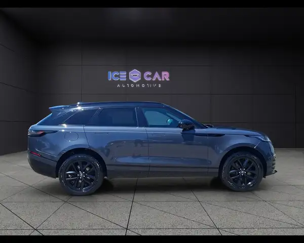Land Rover Range Rover Velar view 4