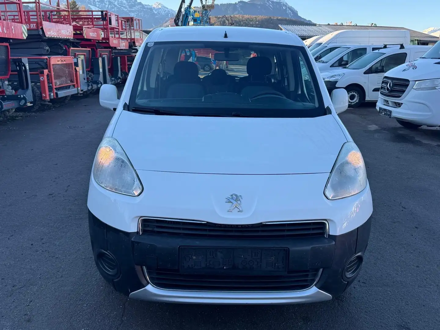 Peugeot Partner Tepee Active 1,6 HDi 95 FAP - 145 TKM! Silber - 2