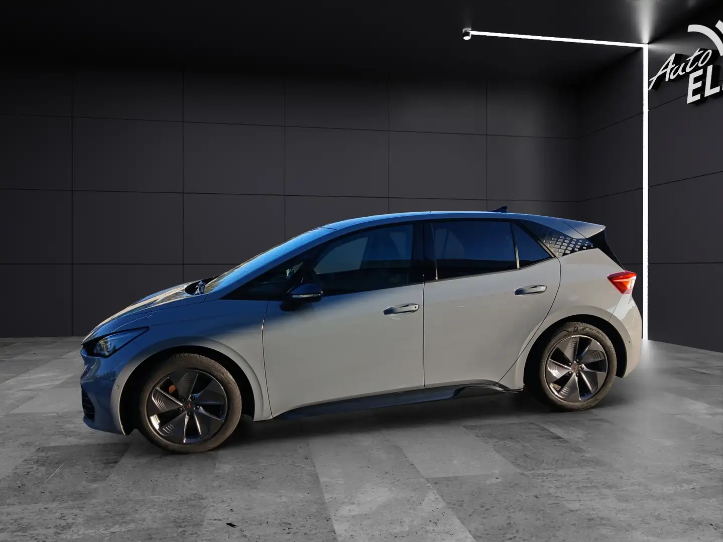 CUPRA Born LED Navi Pano ACC RFK 18" Grau - 2