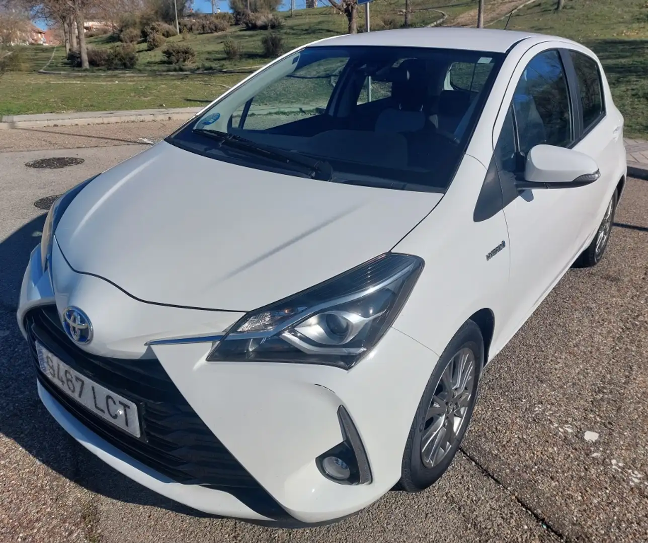 Toyota Yaris 100H 1.5 Active Blanco - 1