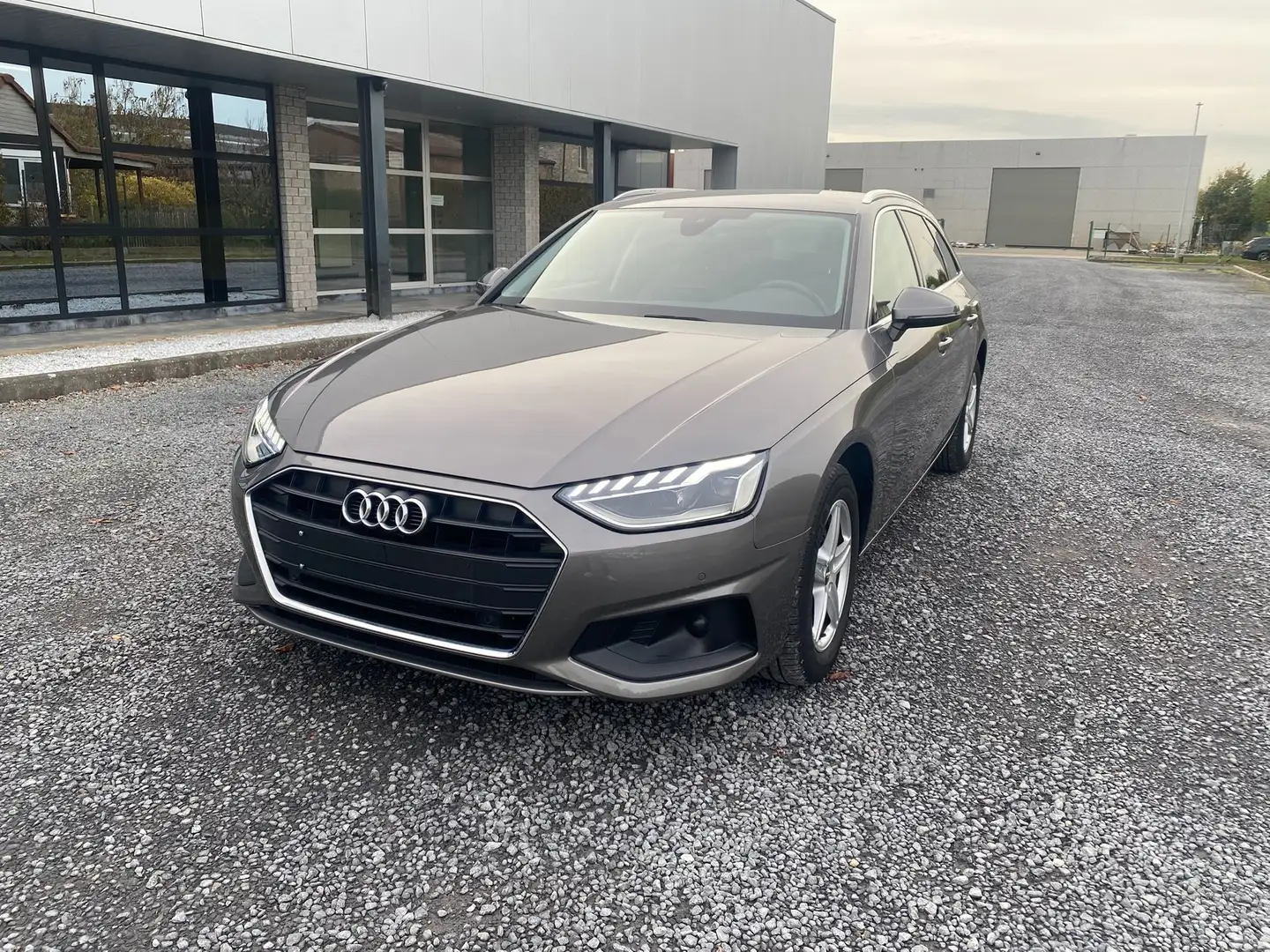 Audi A4 35 TDI DSG *120 KW* COCKPIT DODEHOEKSENSOR CAMERA Grijs - 1