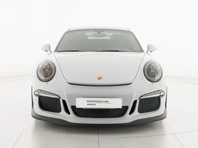Porsche 911 view 6