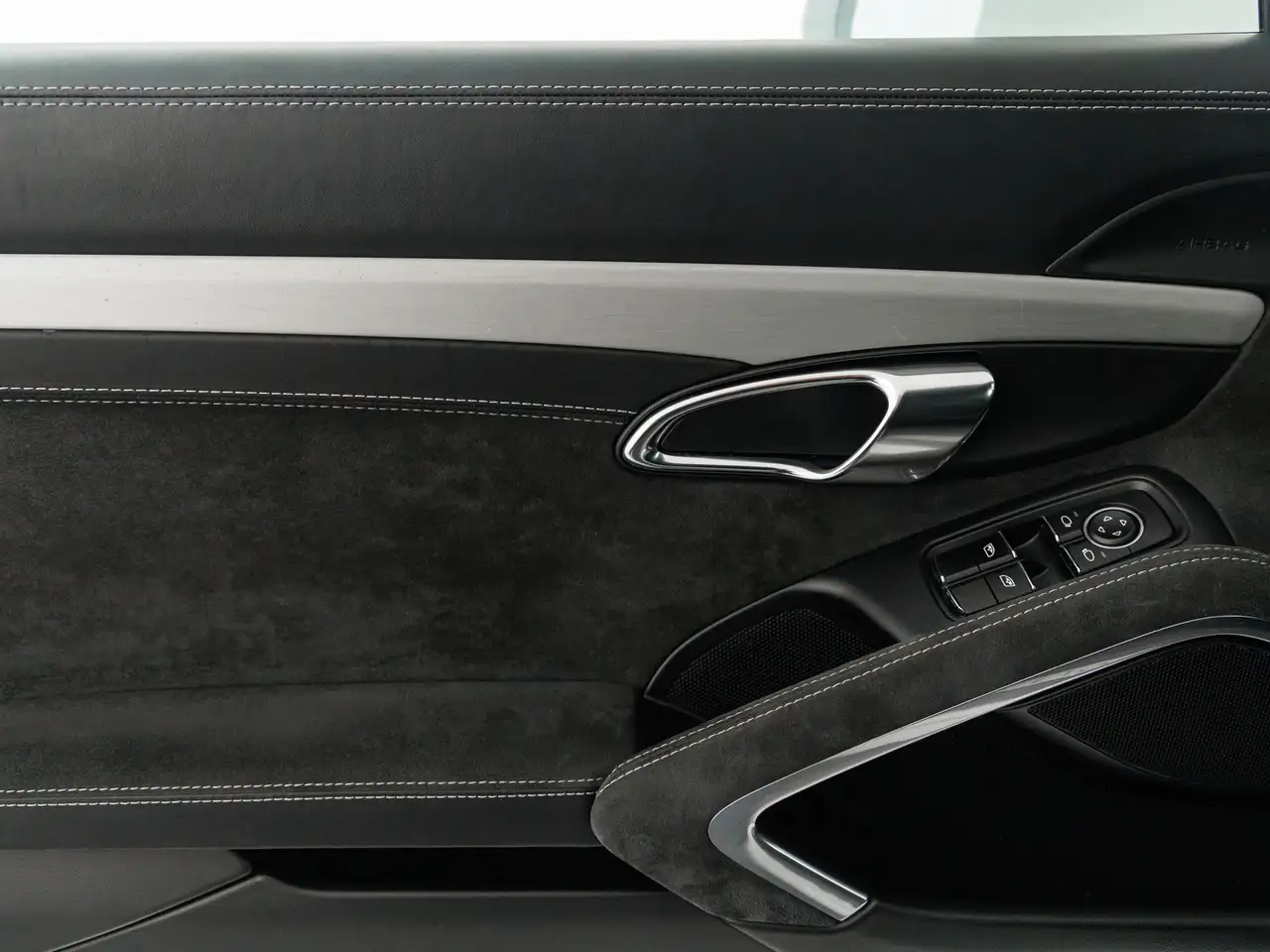 Porsche 911 — photo 12 sur 15
