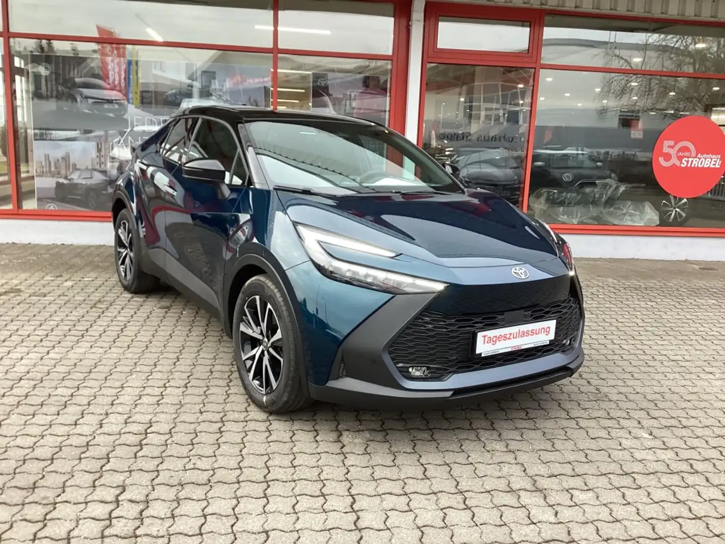 Toyota C-HR 2.0 Hybrid Team D + Technik-Paket Blau - 2