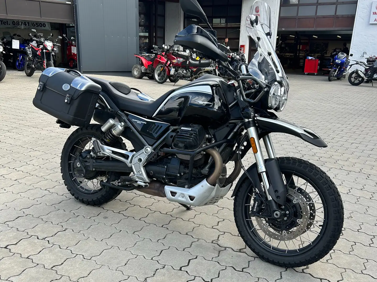 Moto Guzzi V 85 TT Guardia D'onore Schwarz - 2