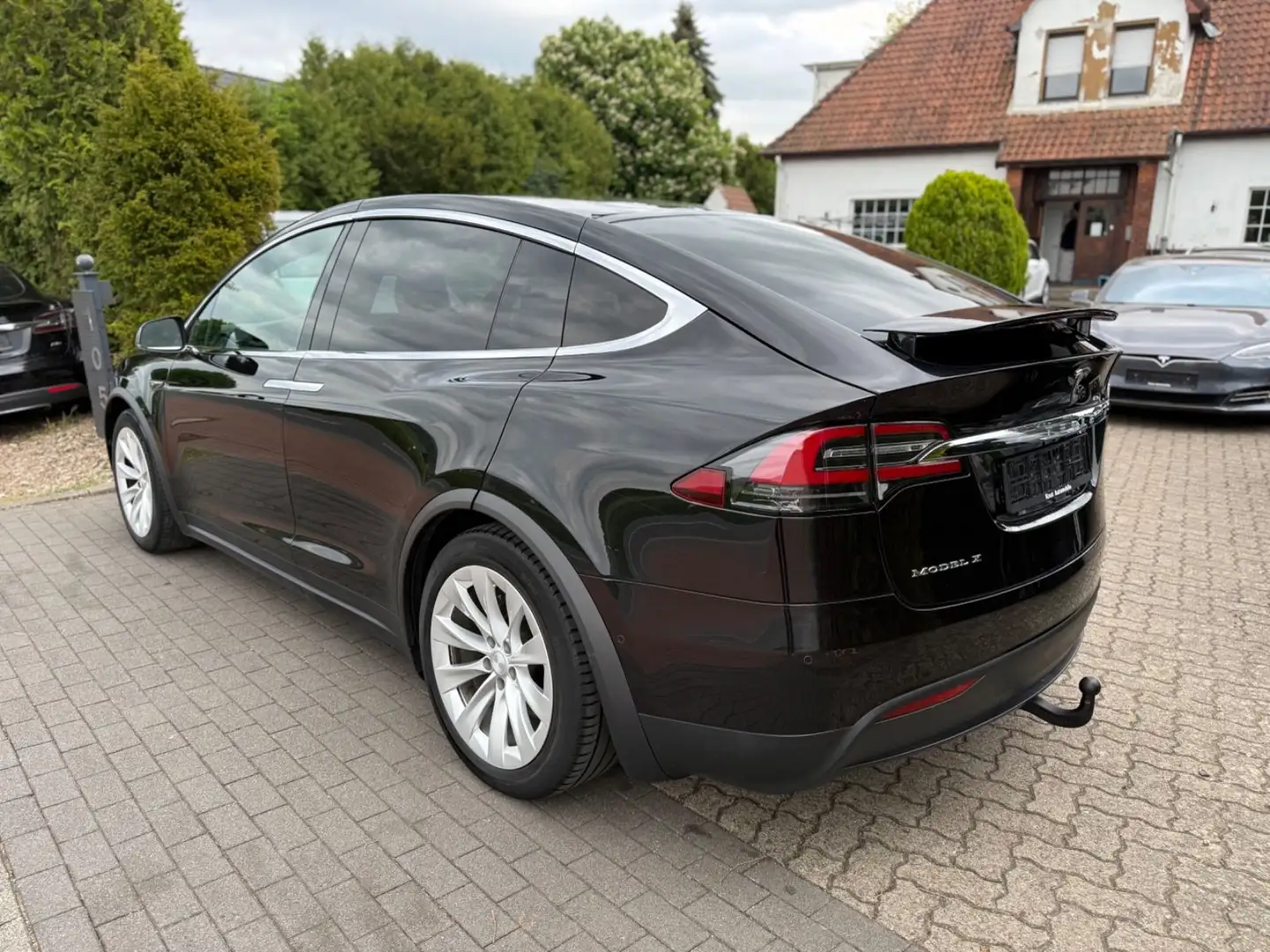 Tesla Model X 75D*2.Hand*CCS*6/7Sitzer*Vollleder*AHK Černá - 2