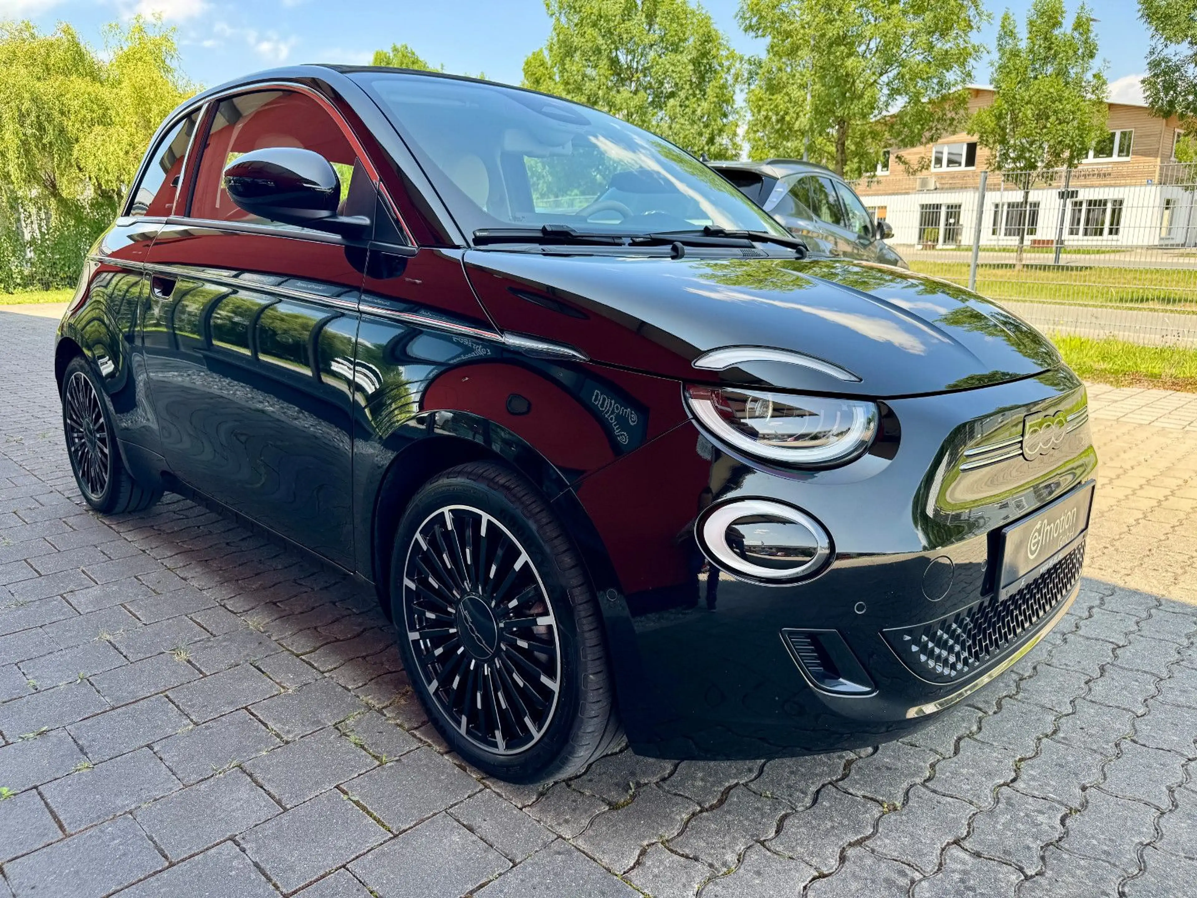 Fiat 500e La Prima*DAB+*LED*Leder*Winter Paket*ACC* — photo 6