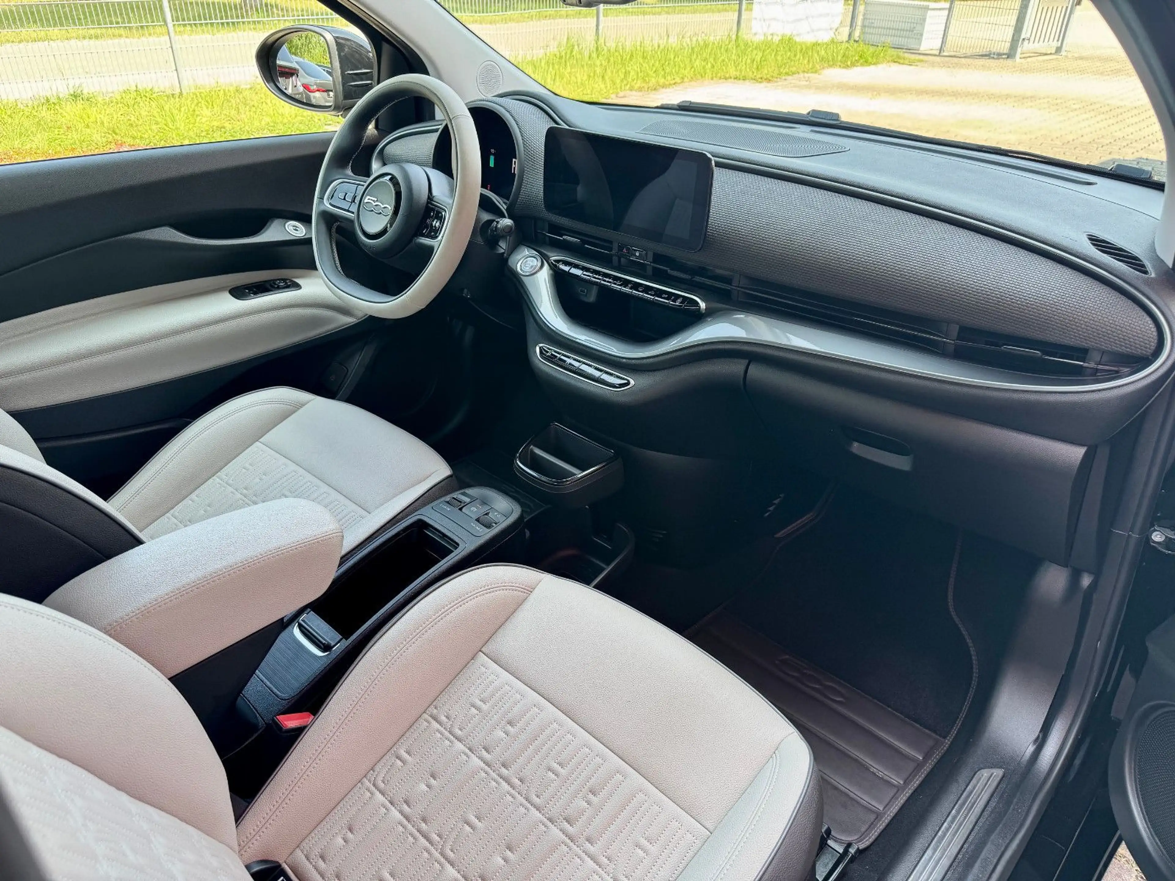 Fiat 500e La Prima*DAB+*LED*Leder*Winter Paket*ACC* — photo 10