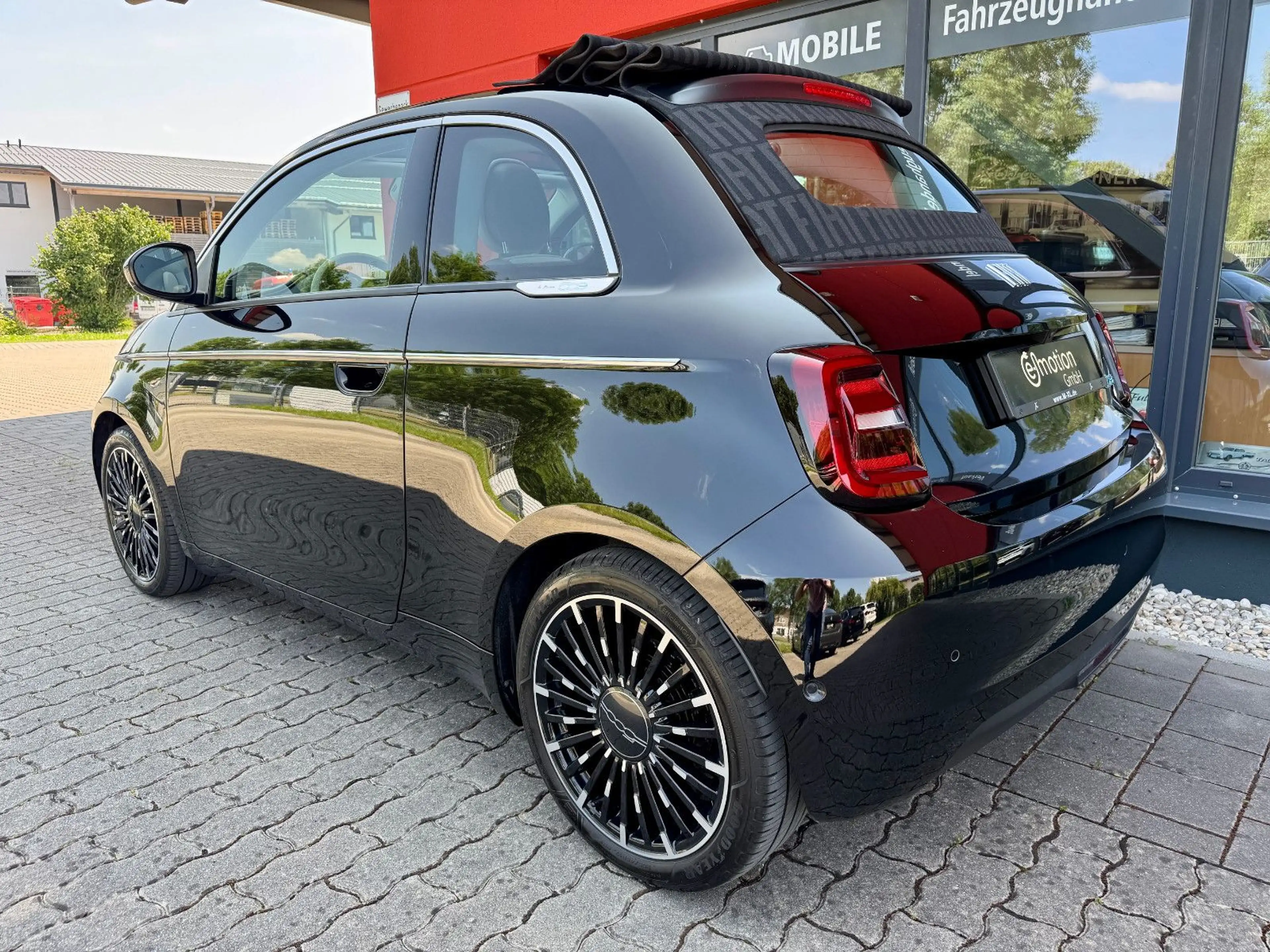 Fiat 500e La Prima*DAB+*LED*Leder*Winter Paket*ACC* — photo 3